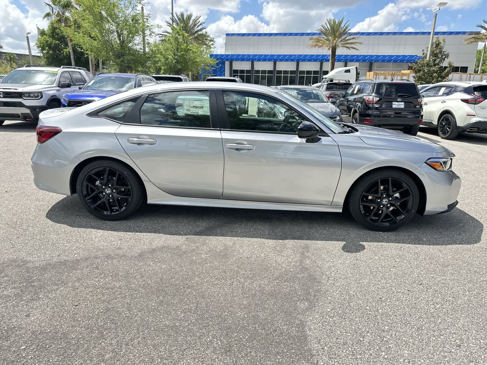 View vehicle photo 7