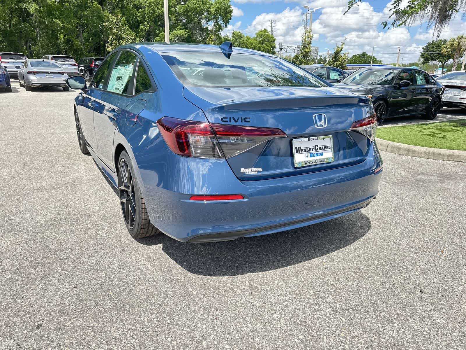 View vehicle photo 4