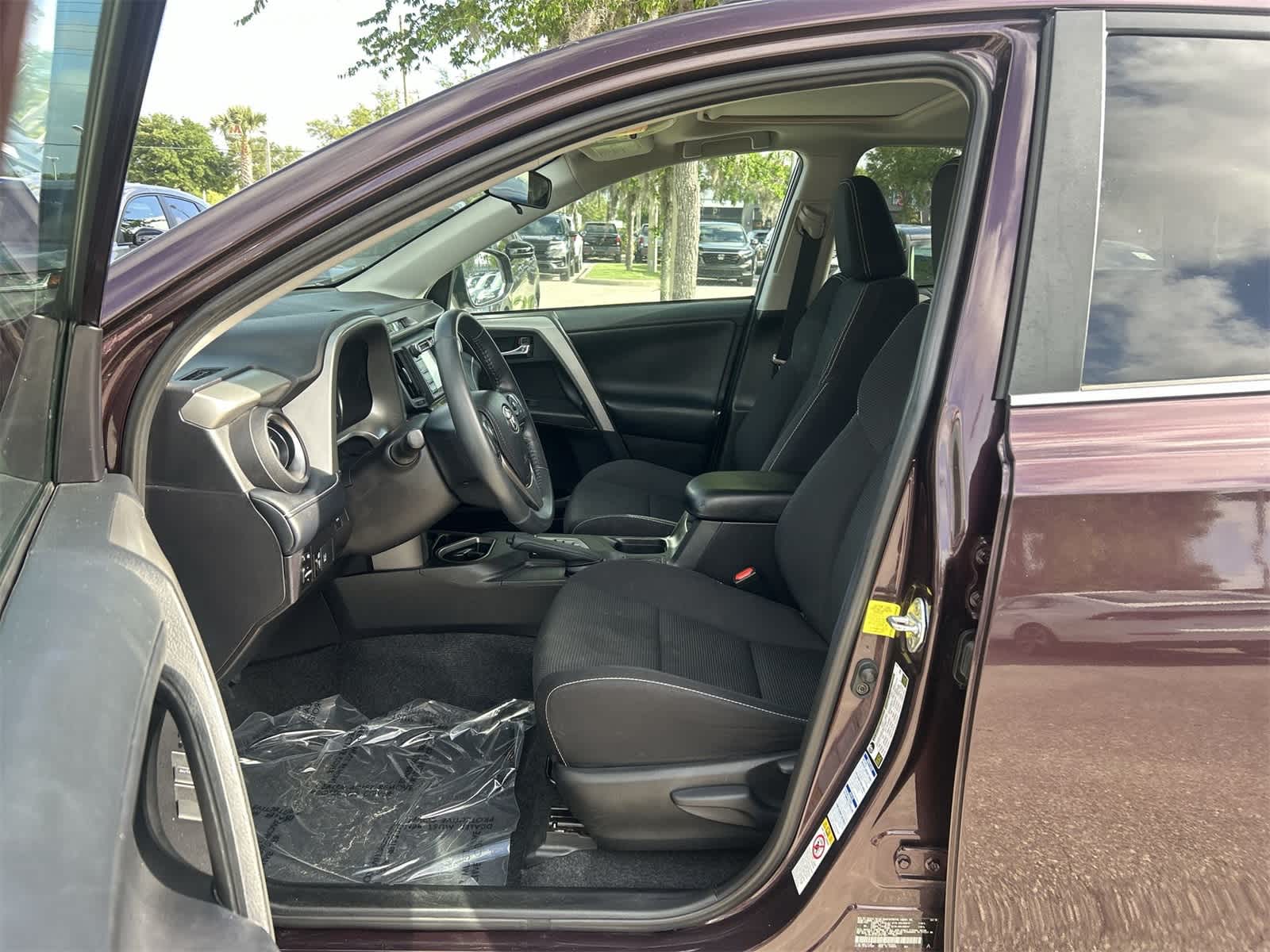 Used 2018 Toyota RAV4 XLE with VIN 2T3RFREV4JW757981 for sale in Wesley Chapel, FL