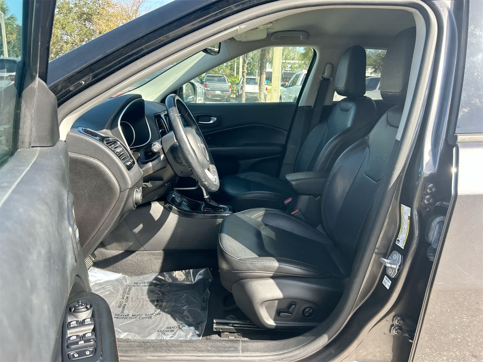 Used 2019 Jeep Compass Limited with VIN 3C4NJDCB4KT752930 for sale in Wesley Chapel, FL