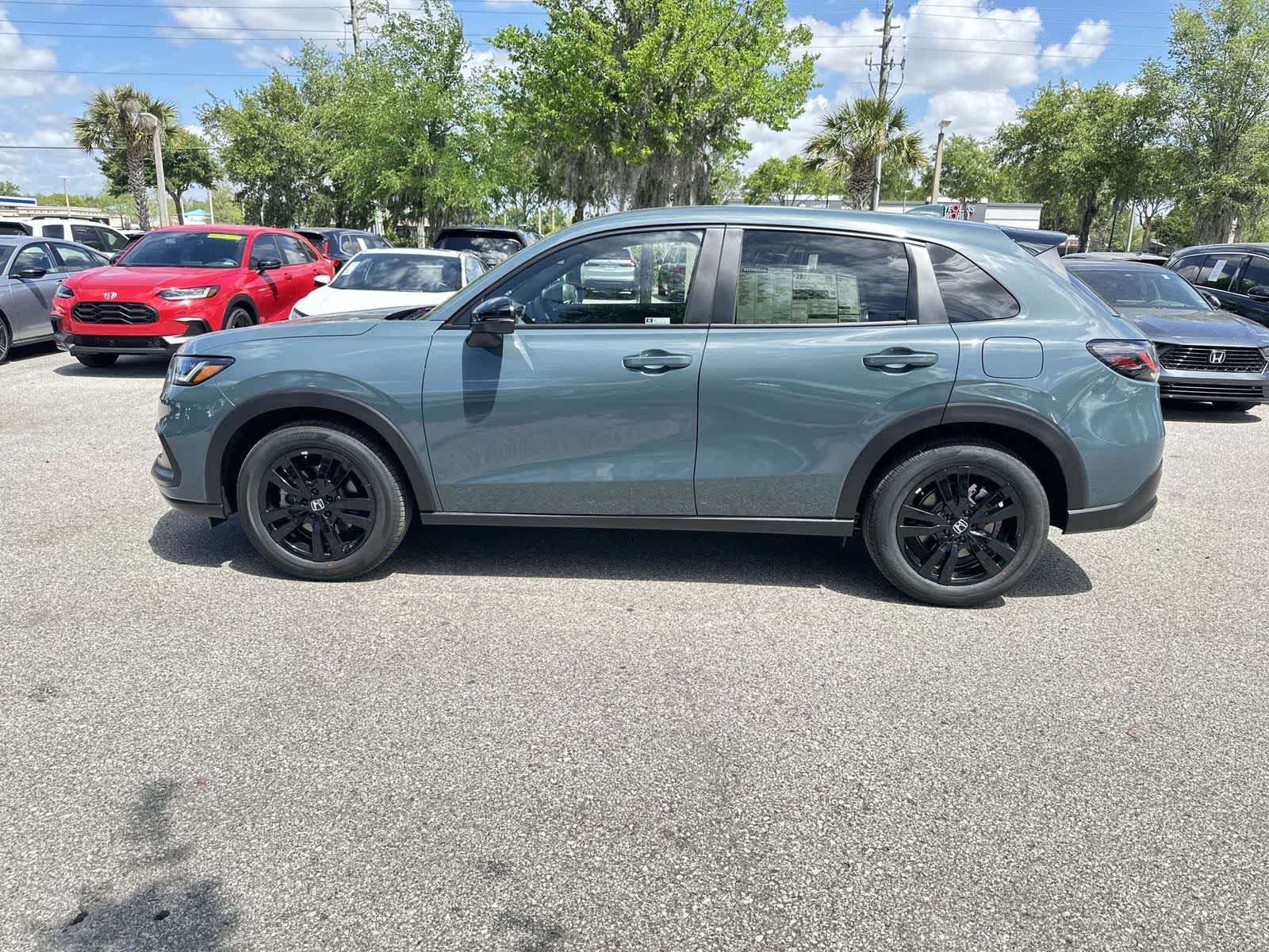 View vehicle photo 3