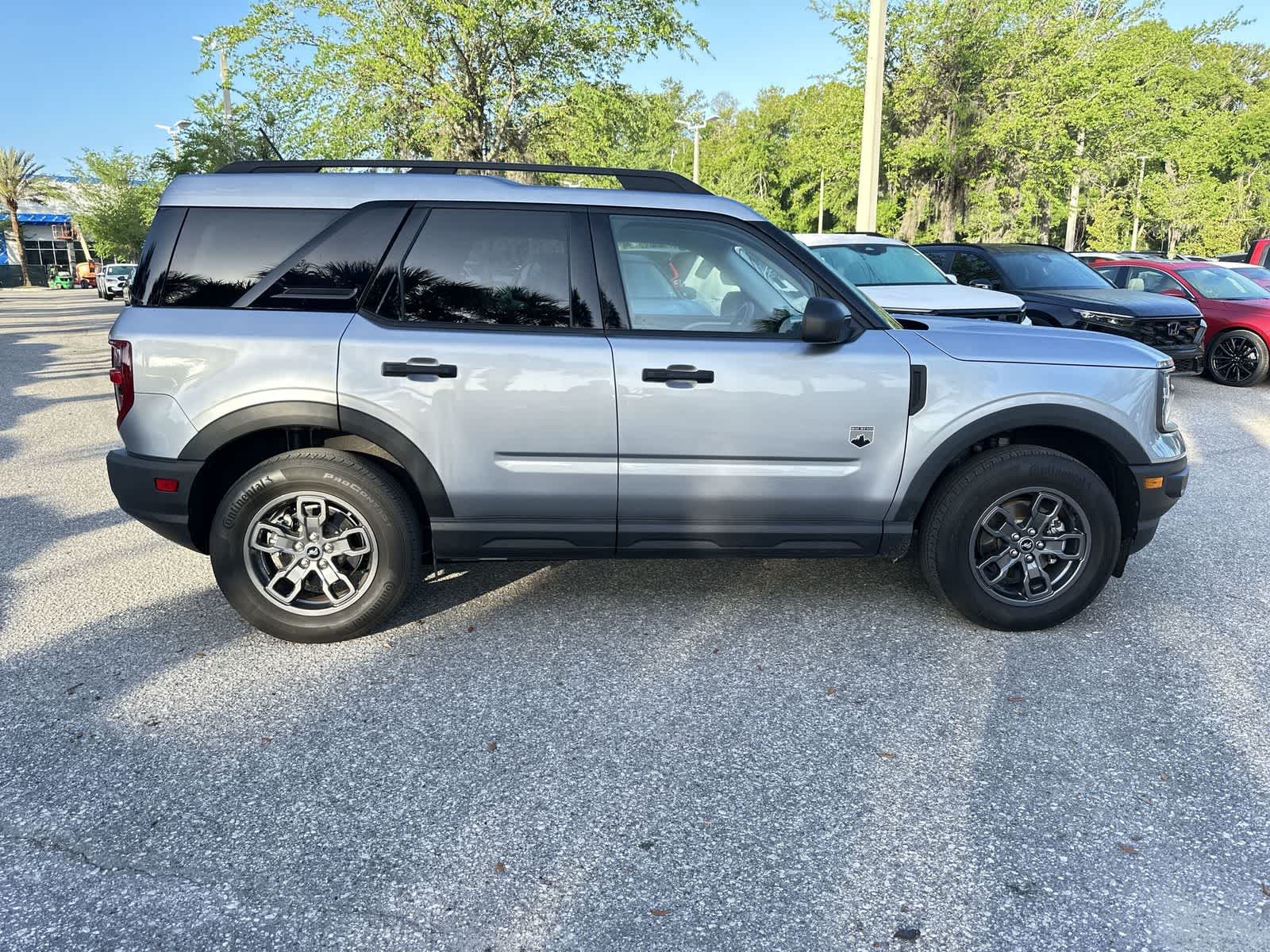 View vehicle photo 7