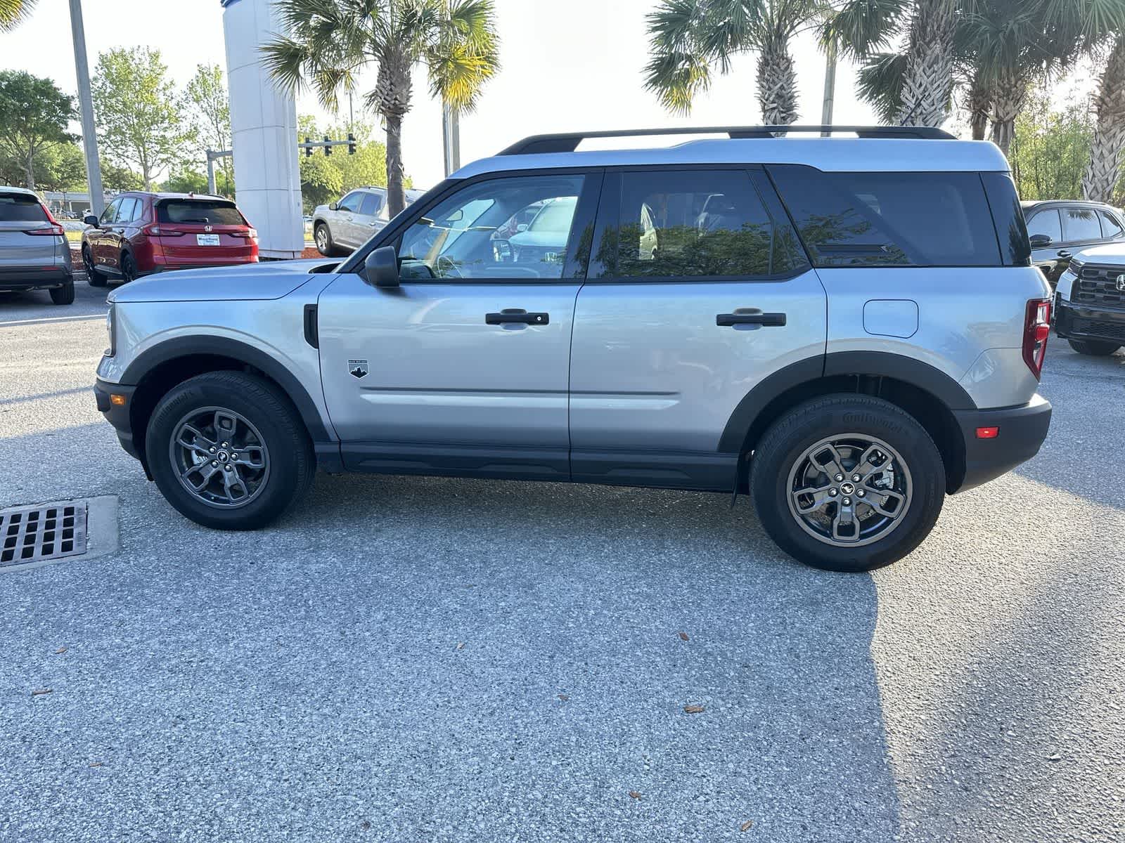 View vehicle photo 3