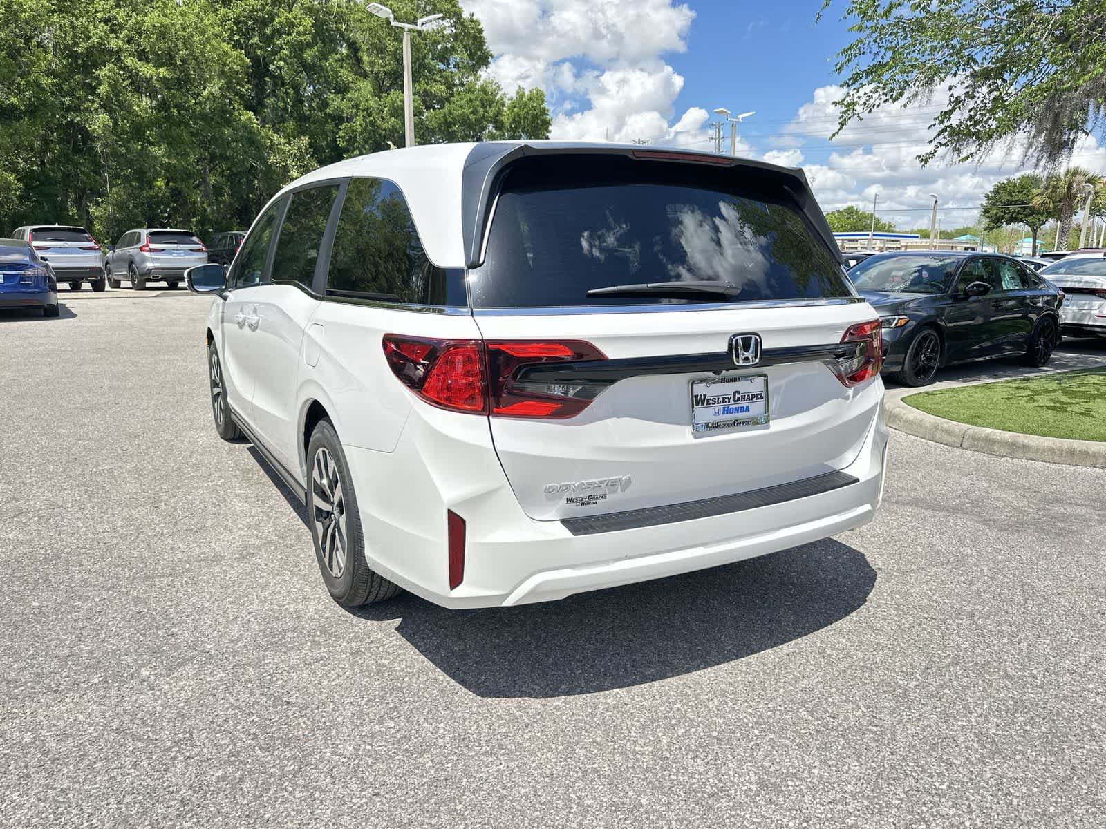 View vehicle photo 4