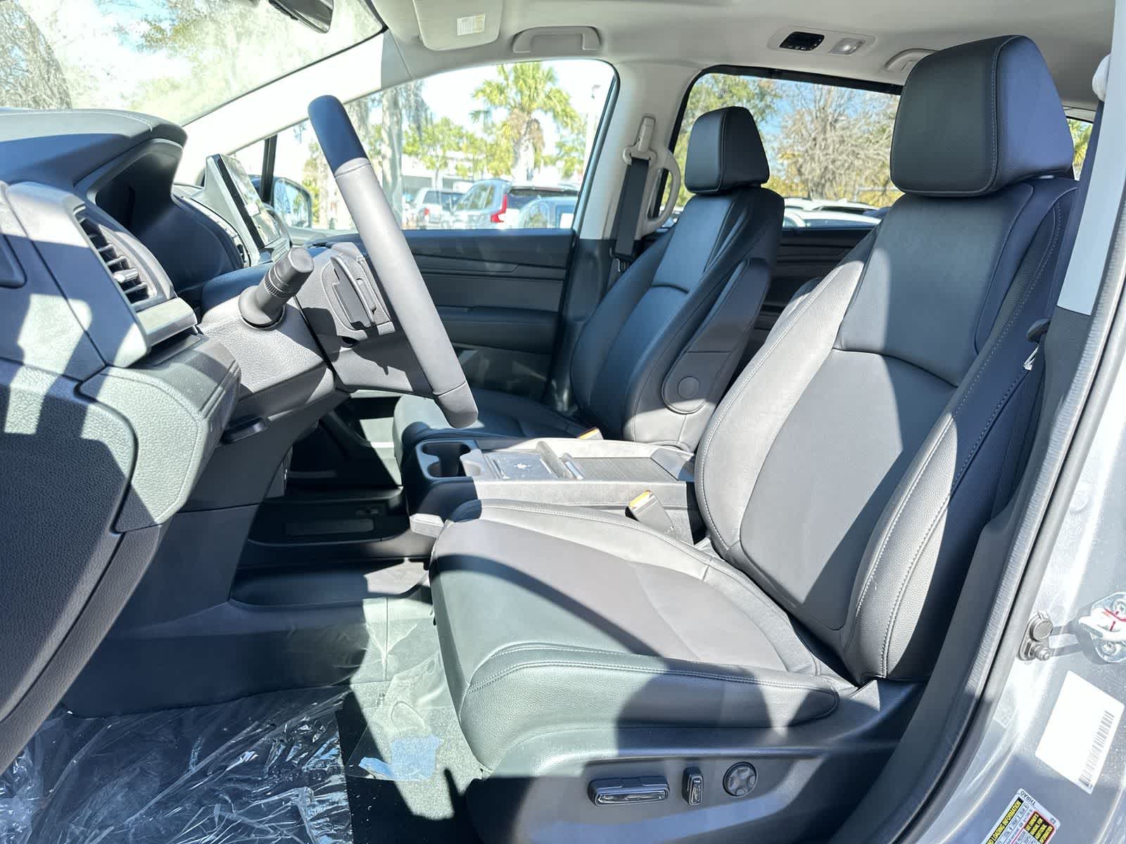 2026 Honda Odyssey EX-L - Photo 14