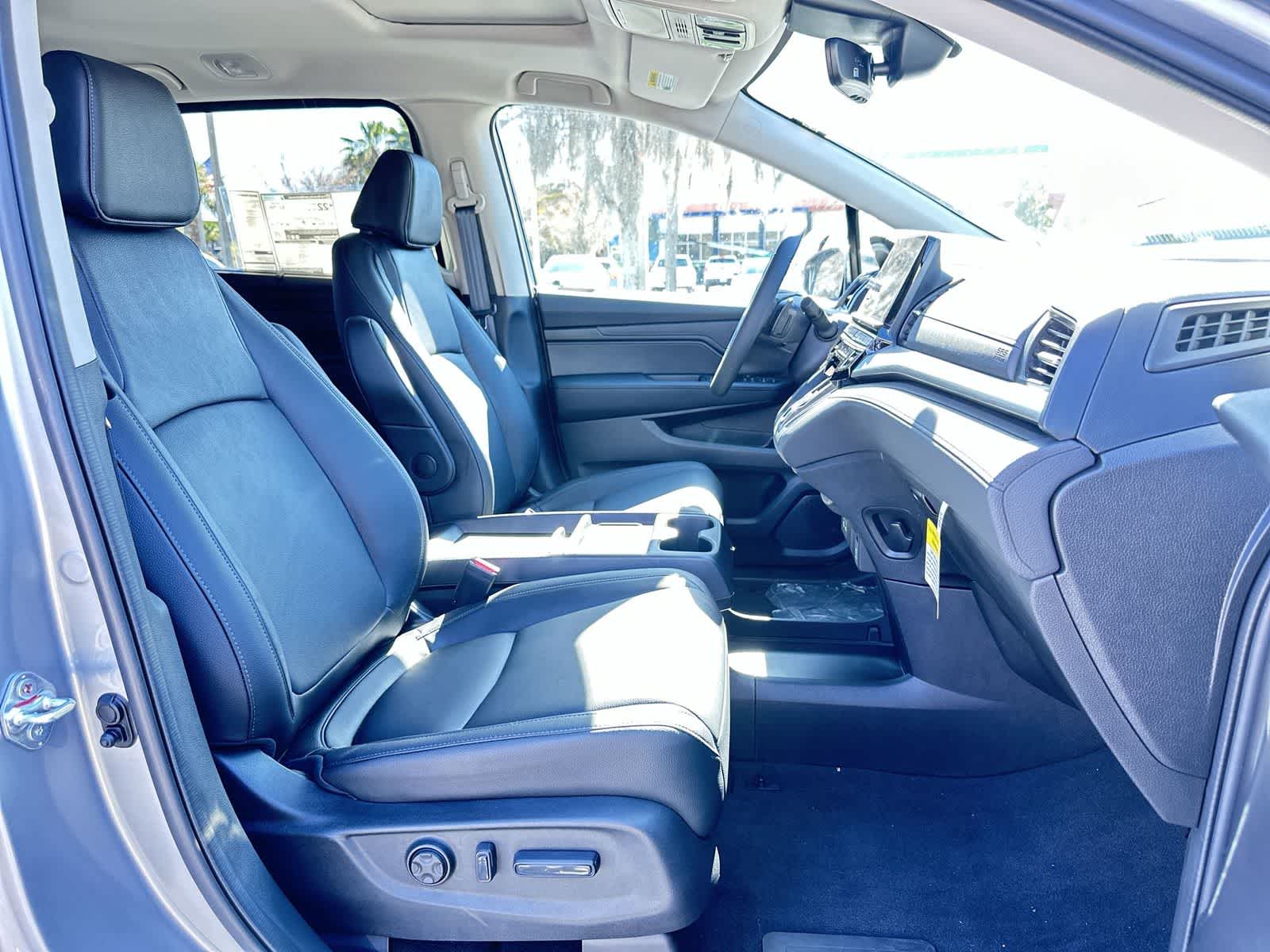 2026 Honda Odyssey EX-L - Photo 18