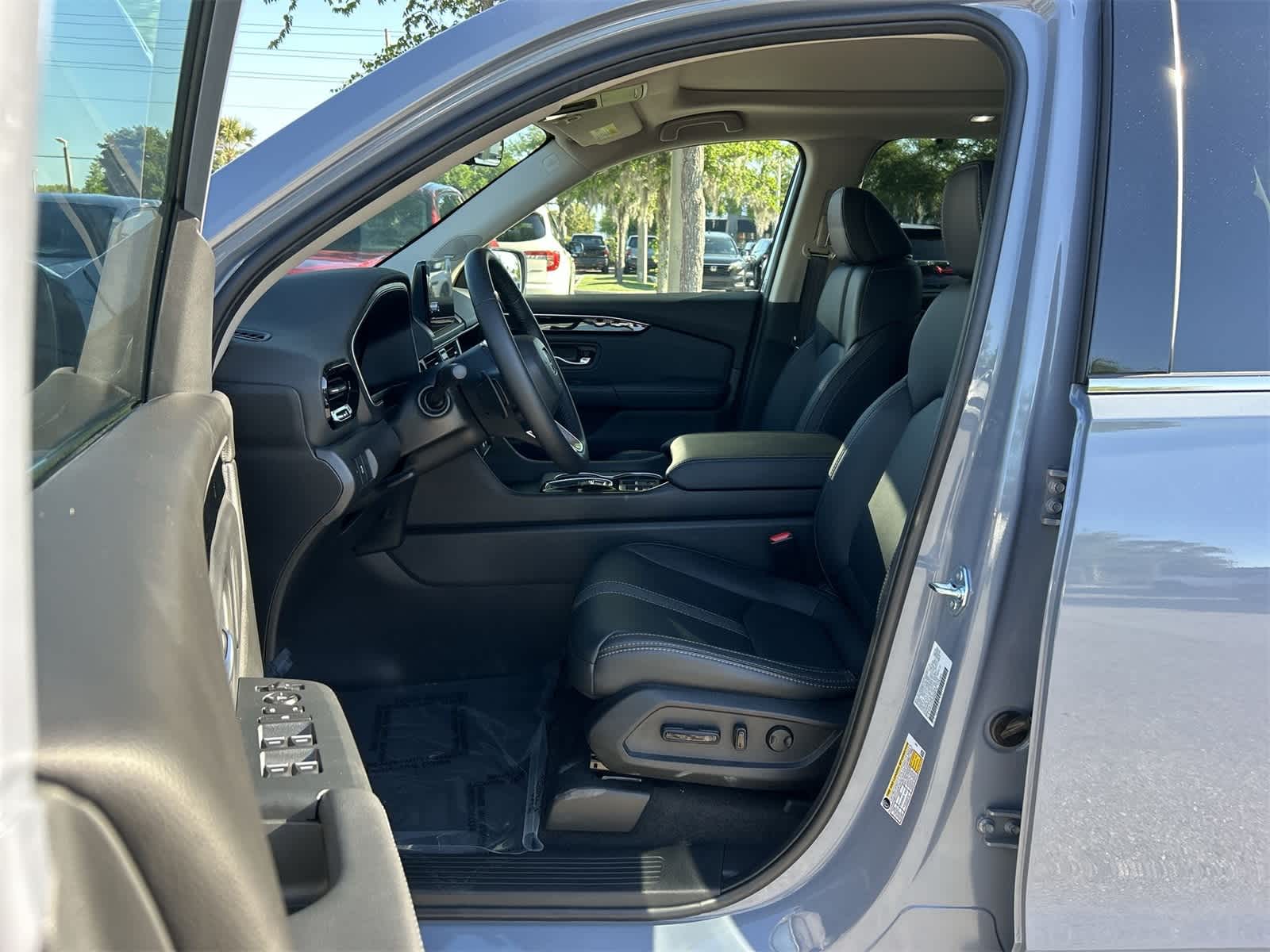 Used 2025 Honda Pilot Touring with VIN 5FNYG1H70SB098196 for sale in Wesley Chapel, FL