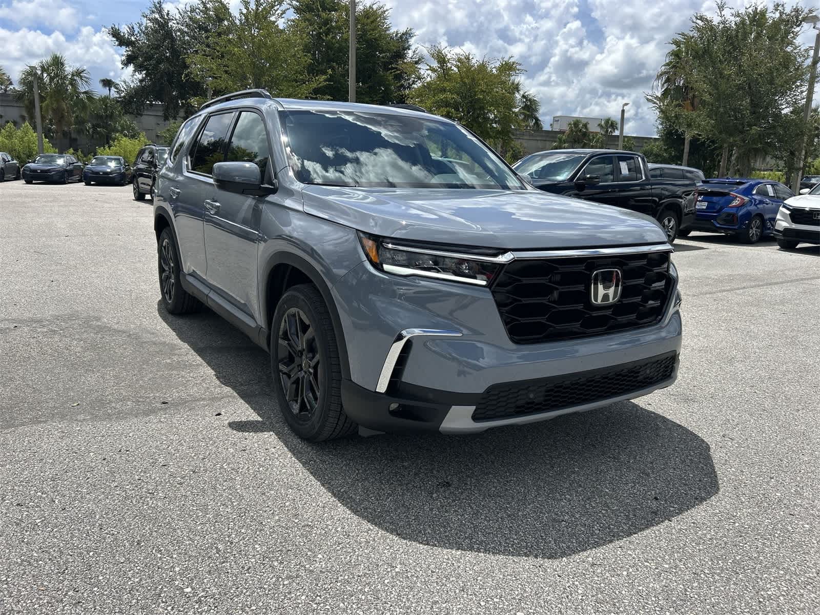 New Sonic Gray Pearl 2025 Honda Pilot Touring+ for Sale in Wesley