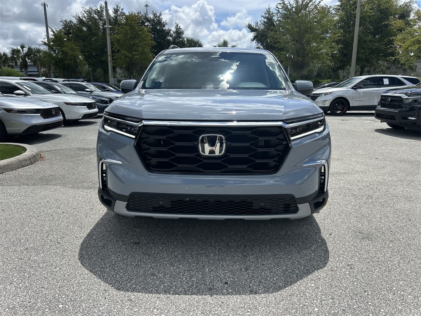 New Sonic Gray Pearl 2025 Honda Pilot Touring+ for Sale in Wesley