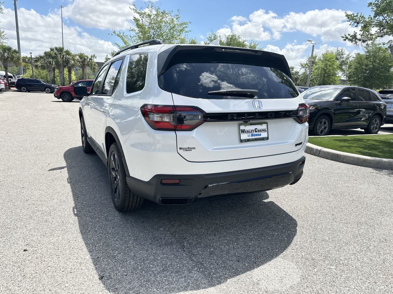 View vehicle photo 4