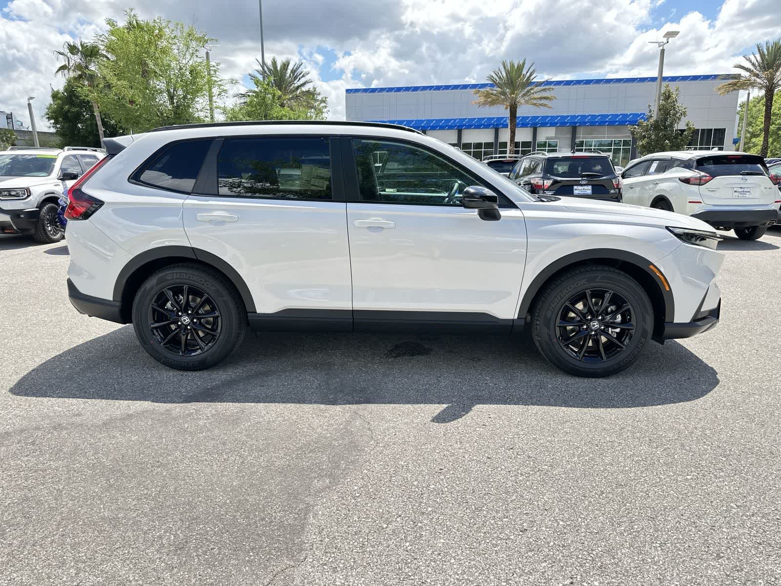 View vehicle photo 7