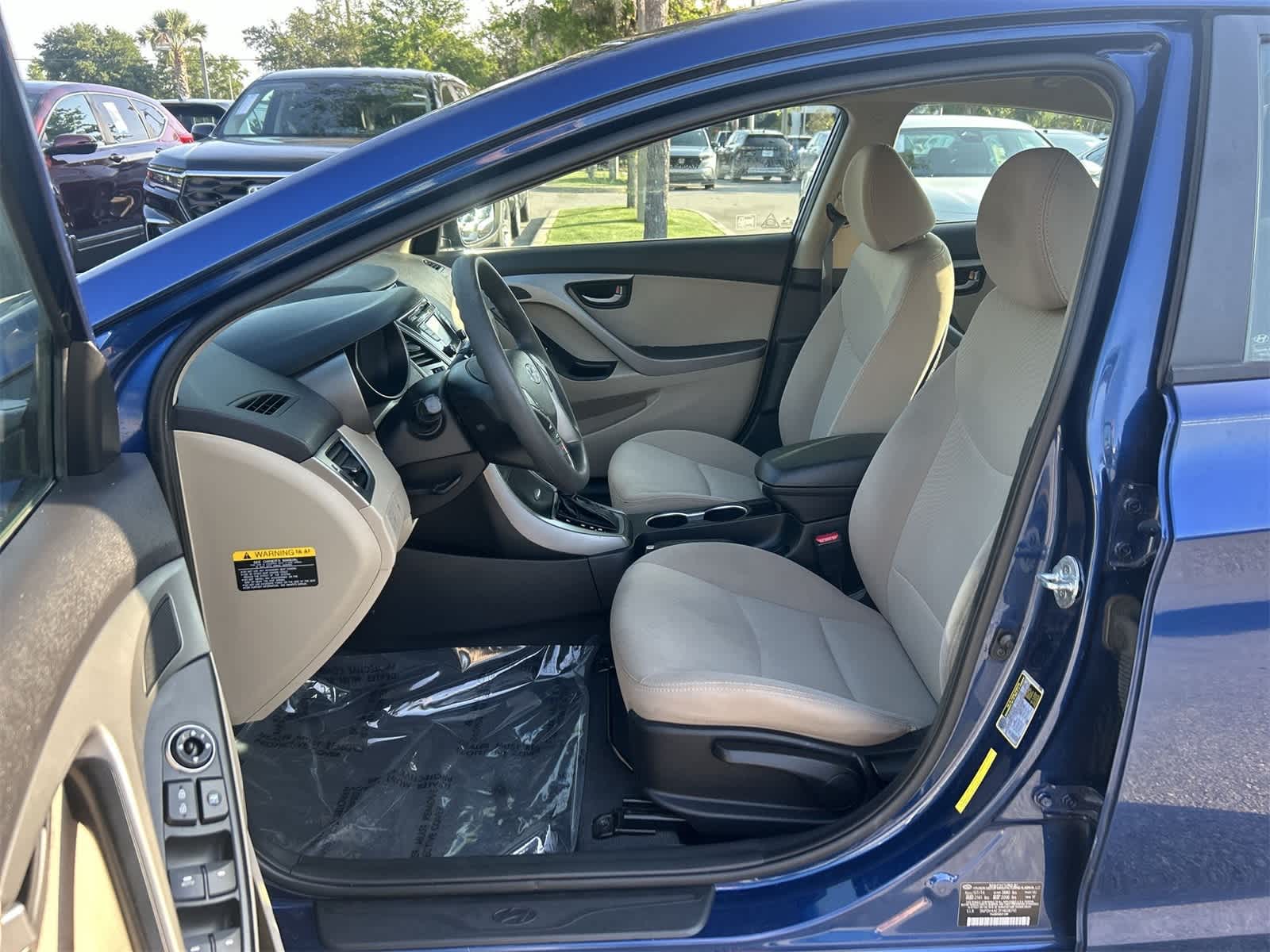 Used 2015 Hyundai Elantra SE with VIN 5NPDH4AE2FH608741 for sale in Wesley Chapel, FL
