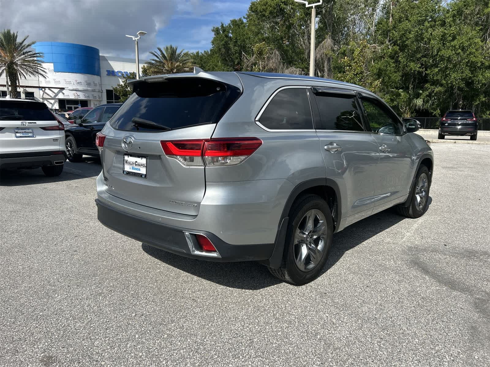 2017 Toyota Highlander Limited Platinum photo 5