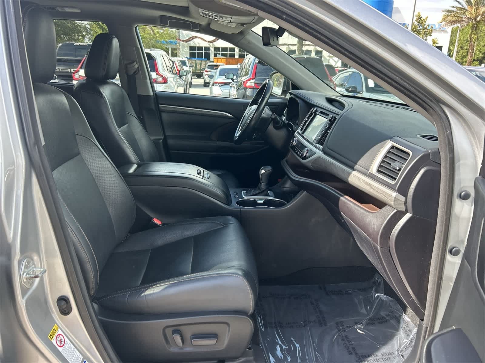 2017 Toyota Highlander Limited Platinum photo 14