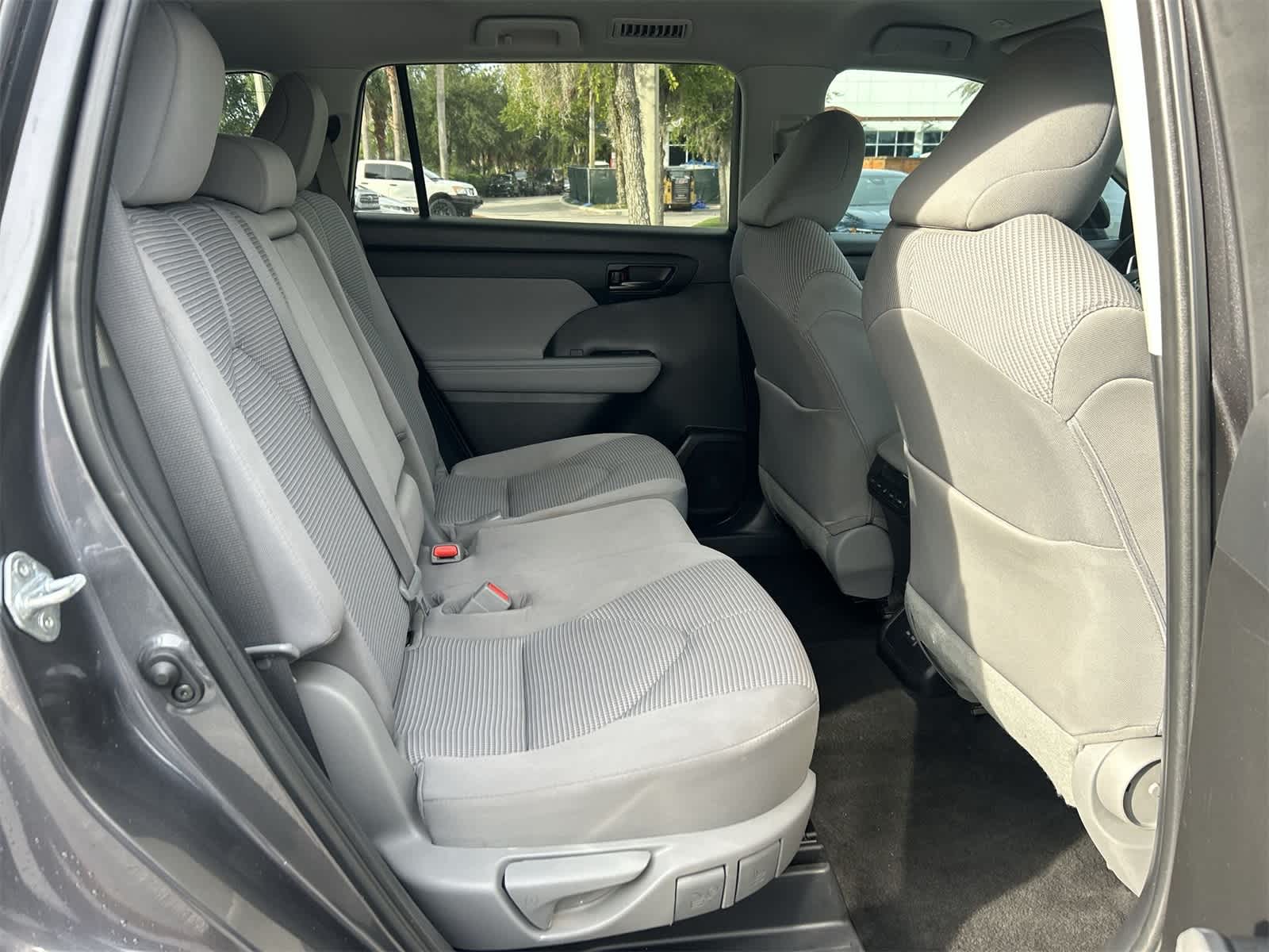 2023 Toyota Highlander XLE photo 14