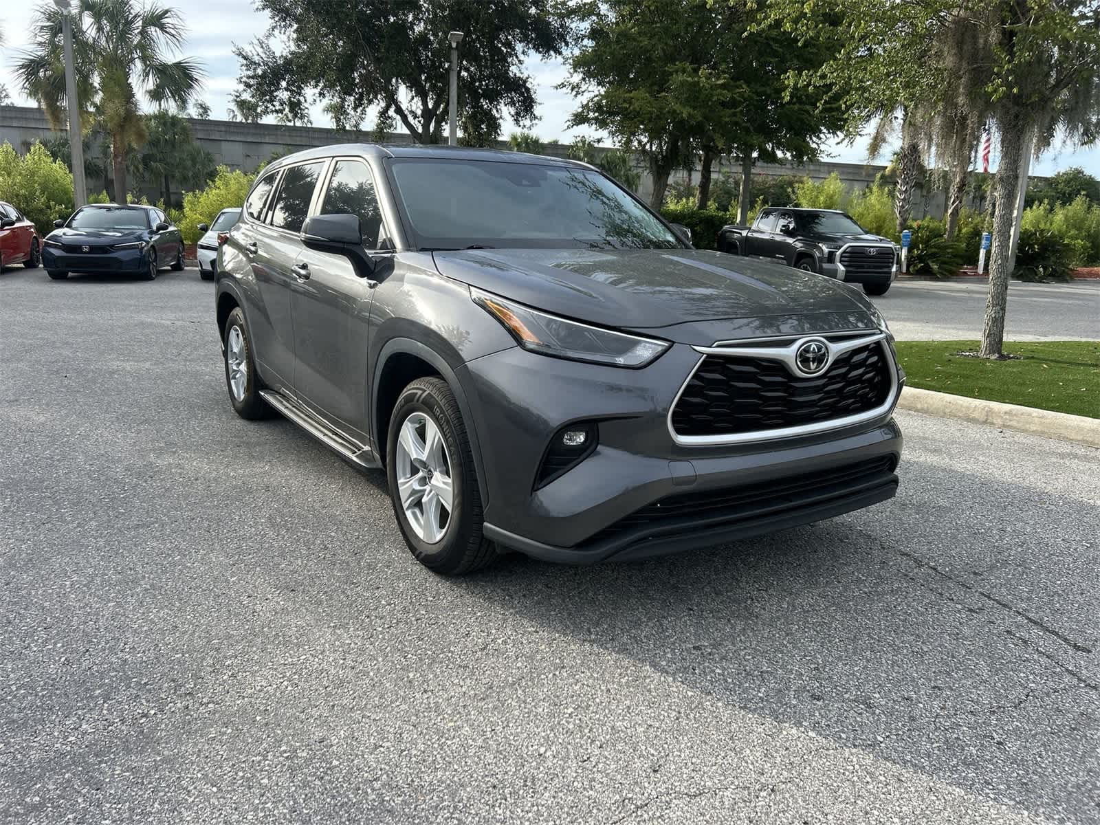 2023 Toyota Highlander XLE photo 8