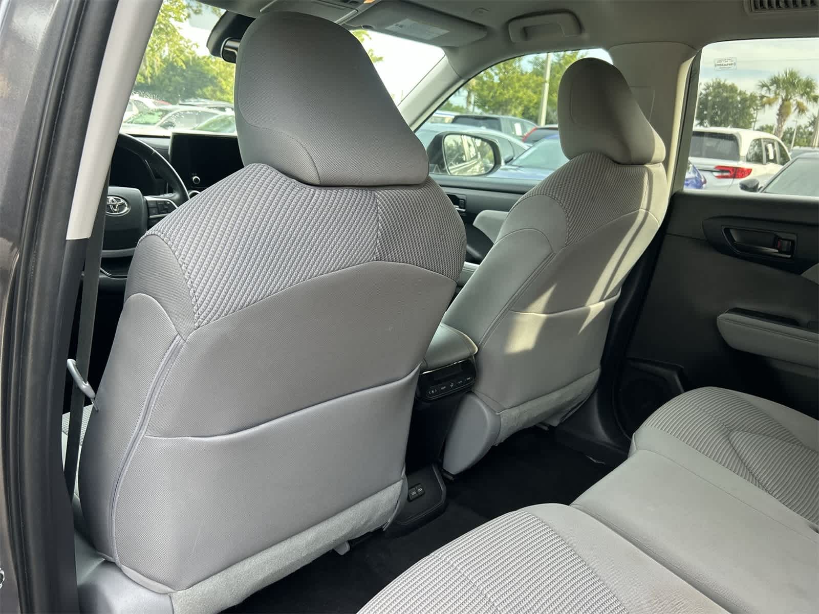 2023 Toyota Highlander XLE photo 12