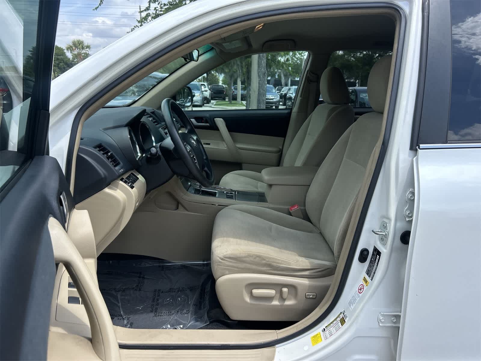 Used 2013 Toyota Highlander Plus with VIN 5TDZK3EH9DS133103 for sale in Wesley Chapel, FL
