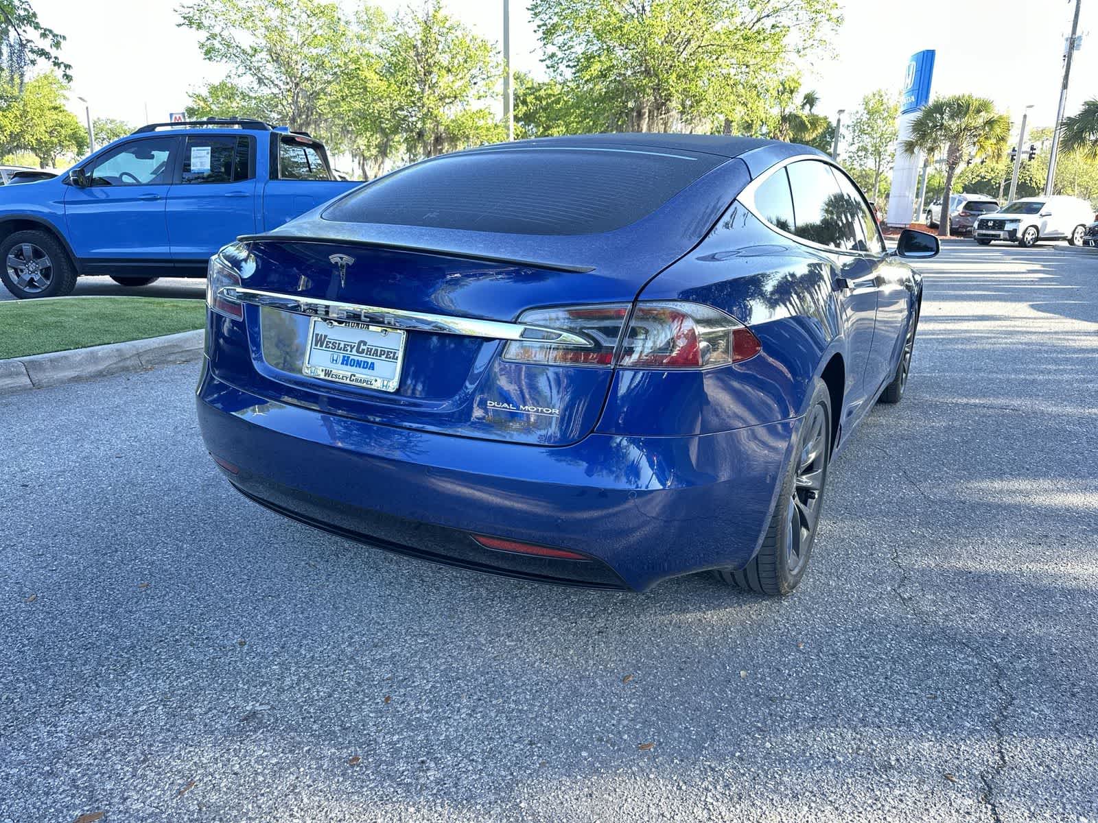 View vehicle photo 6