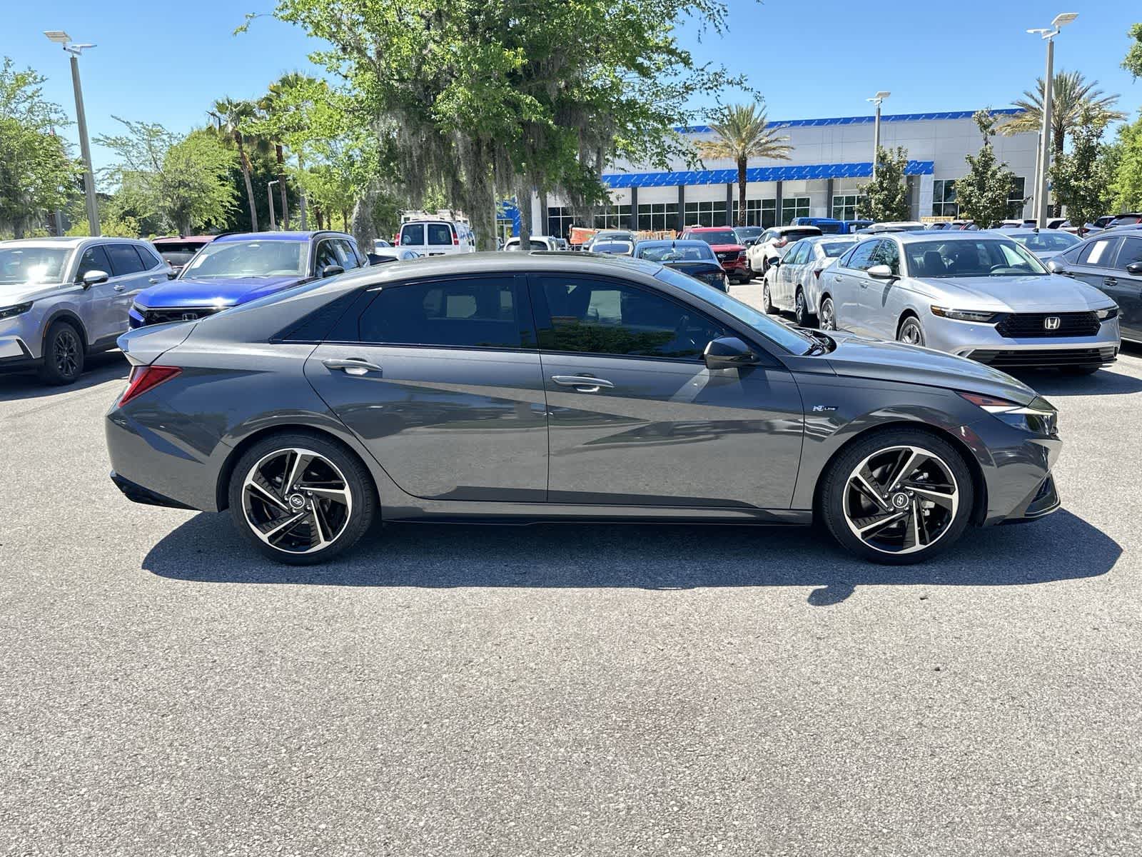 View vehicle photo 7