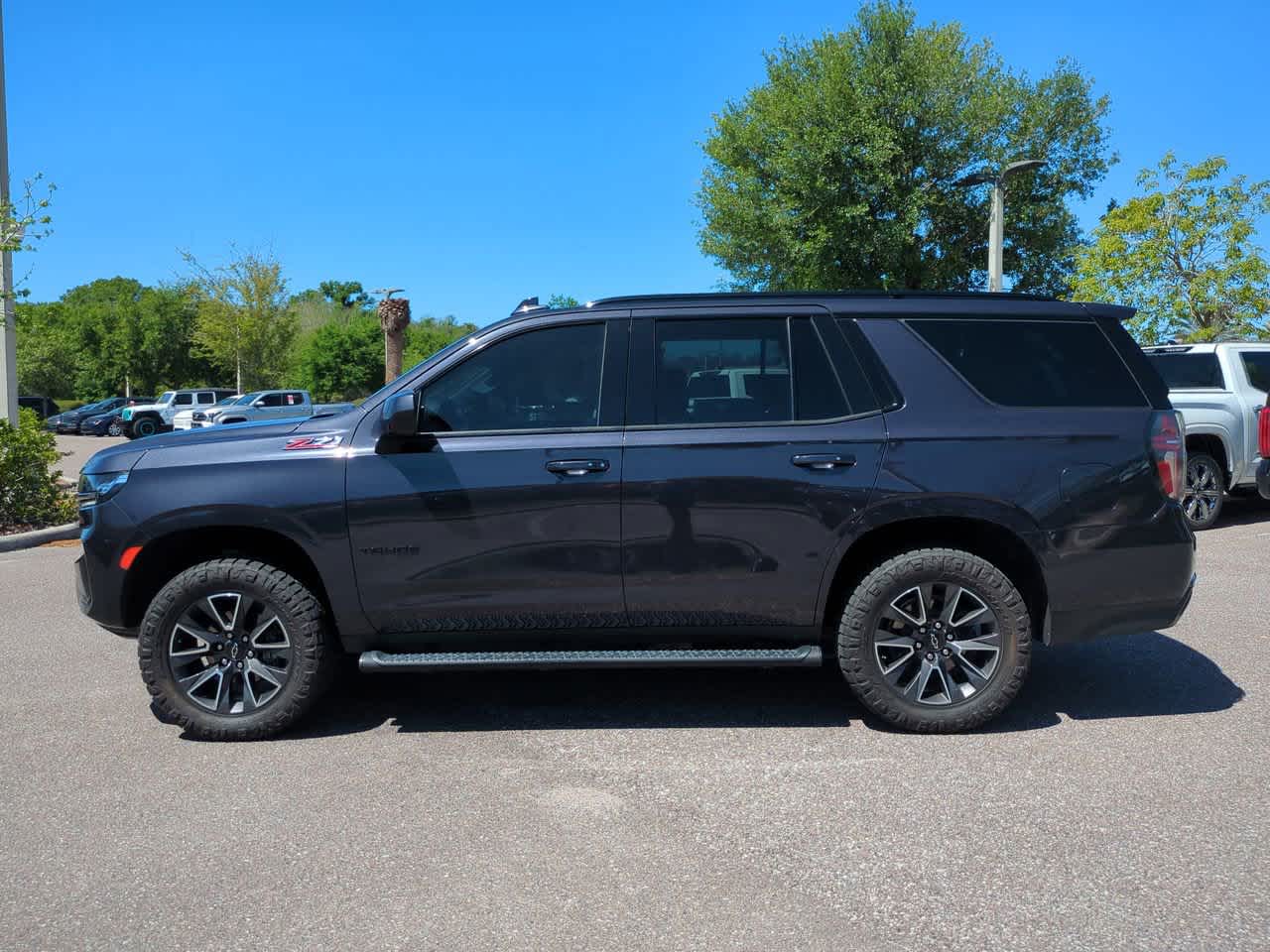 View vehicle photo 3