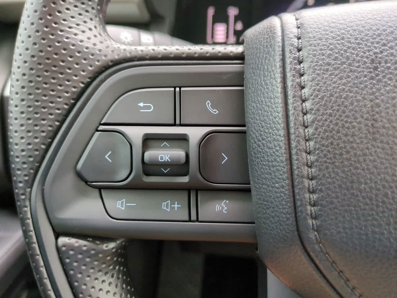 2025 Toyota Tacoma SR5 Double Cab photo 17
