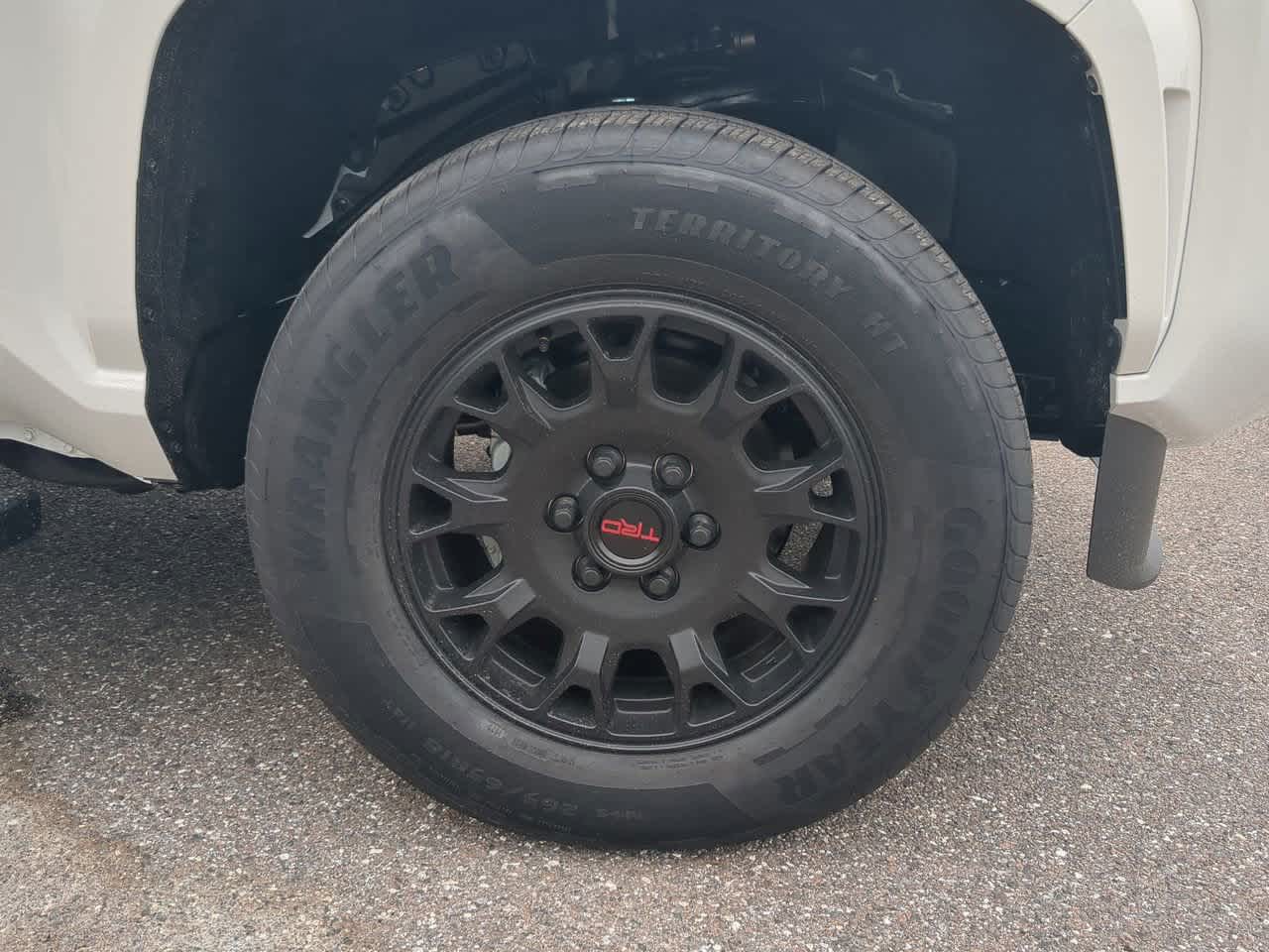 2025 Toyota Tacoma SR5 Double Cab photo 10