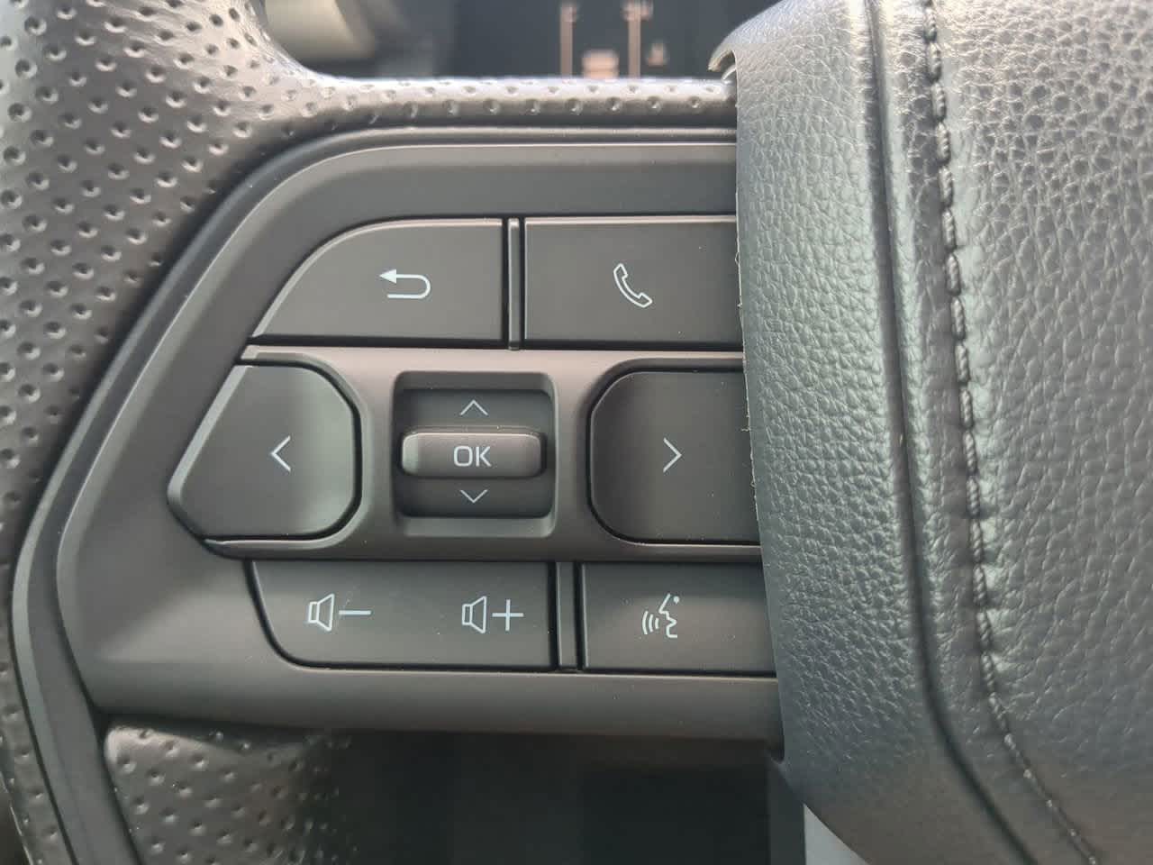 2025 Toyota Tacoma SR5 Double Cab photo 18
