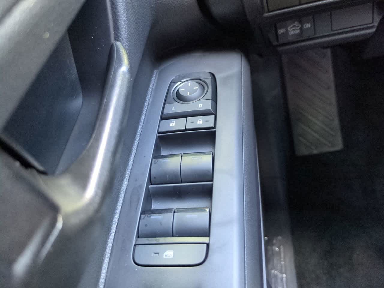 2025 Toyota Tacoma SR5 Double Cab photo 18