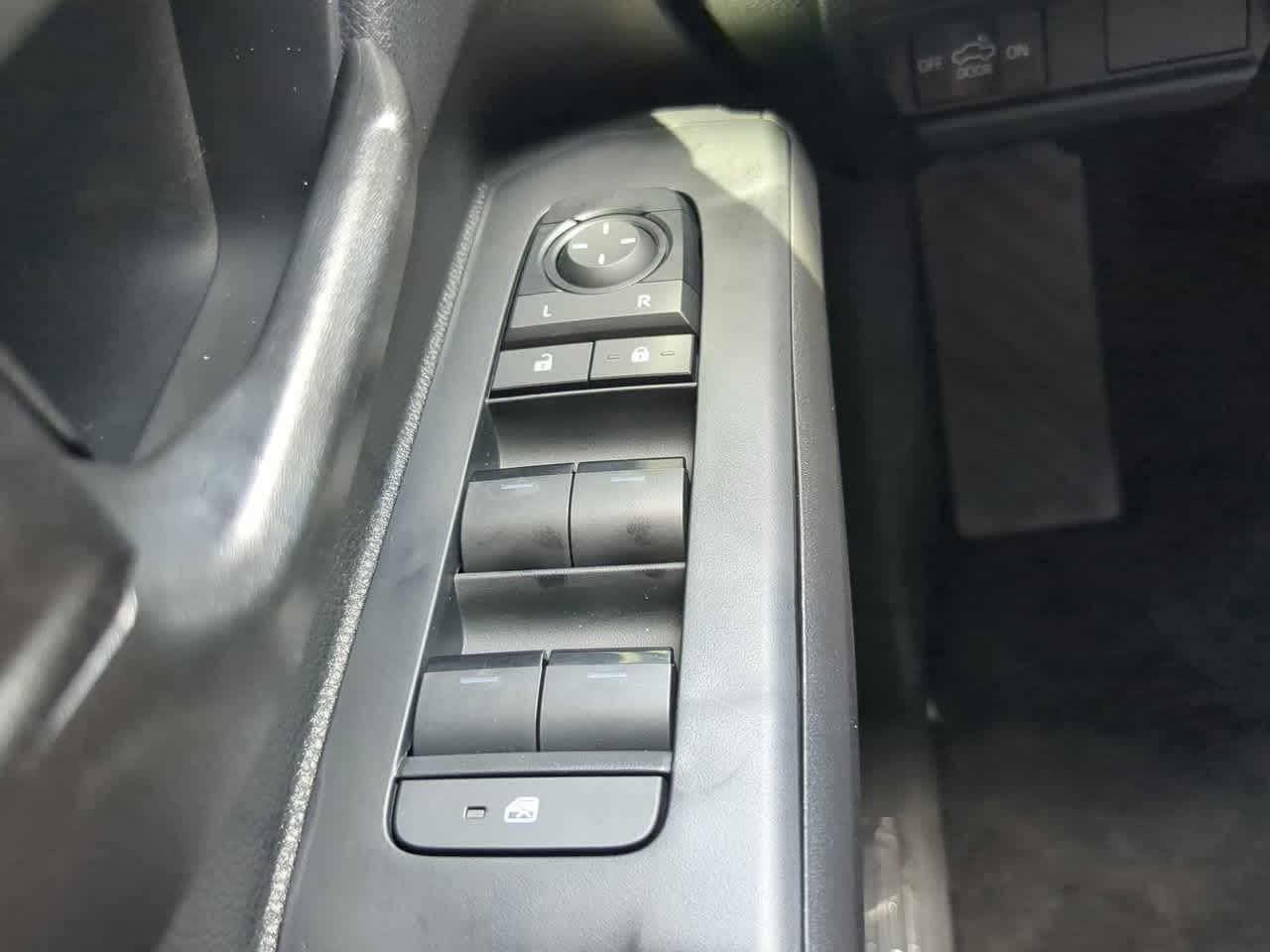 2025 Toyota Tacoma SR5 Double Cab photo 21