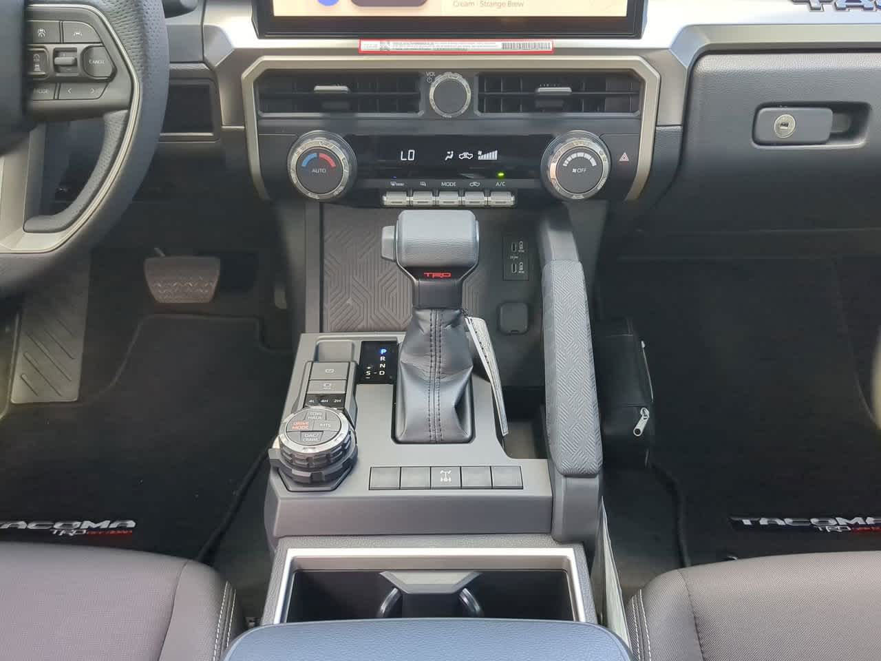 2025 Toyota Tacoma TRD Off-Road Double Cab photo 17
