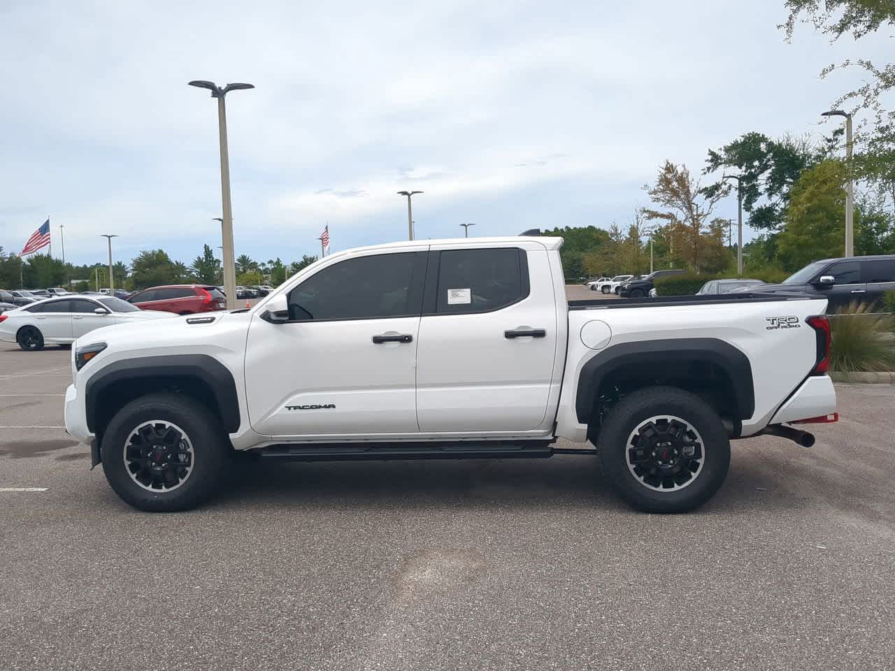 2025 Toyota Tacoma TRD Off-Road Double Cab photo 2