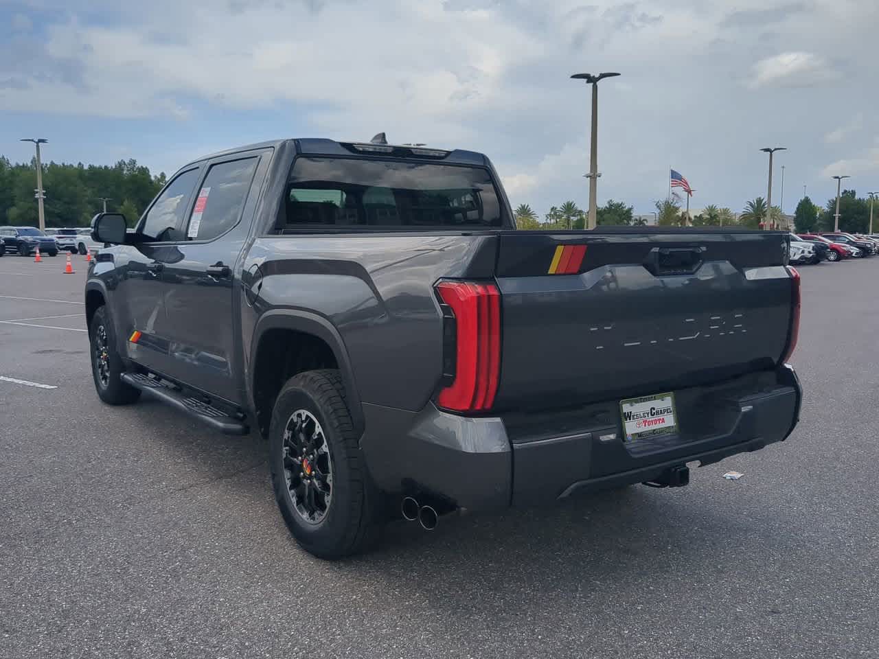 2025 Toyota Tundra SR5 CrewMax photo 4