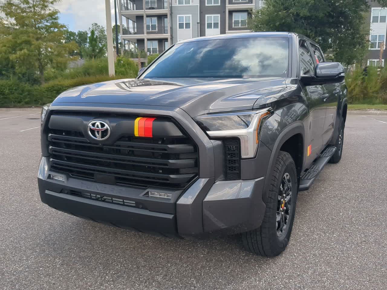 2025 Toyota Tundra SR5 CrewMax photo 2