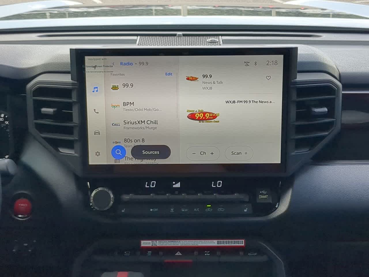 2025 Toyota Tundra SR5 CrewMax photo 17