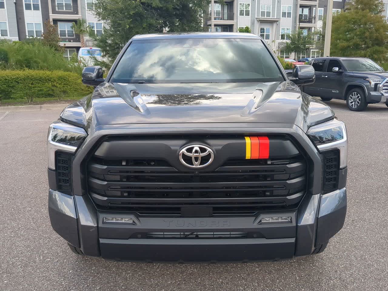 2025 Toyota Tundra SR5 CrewMax photo 9