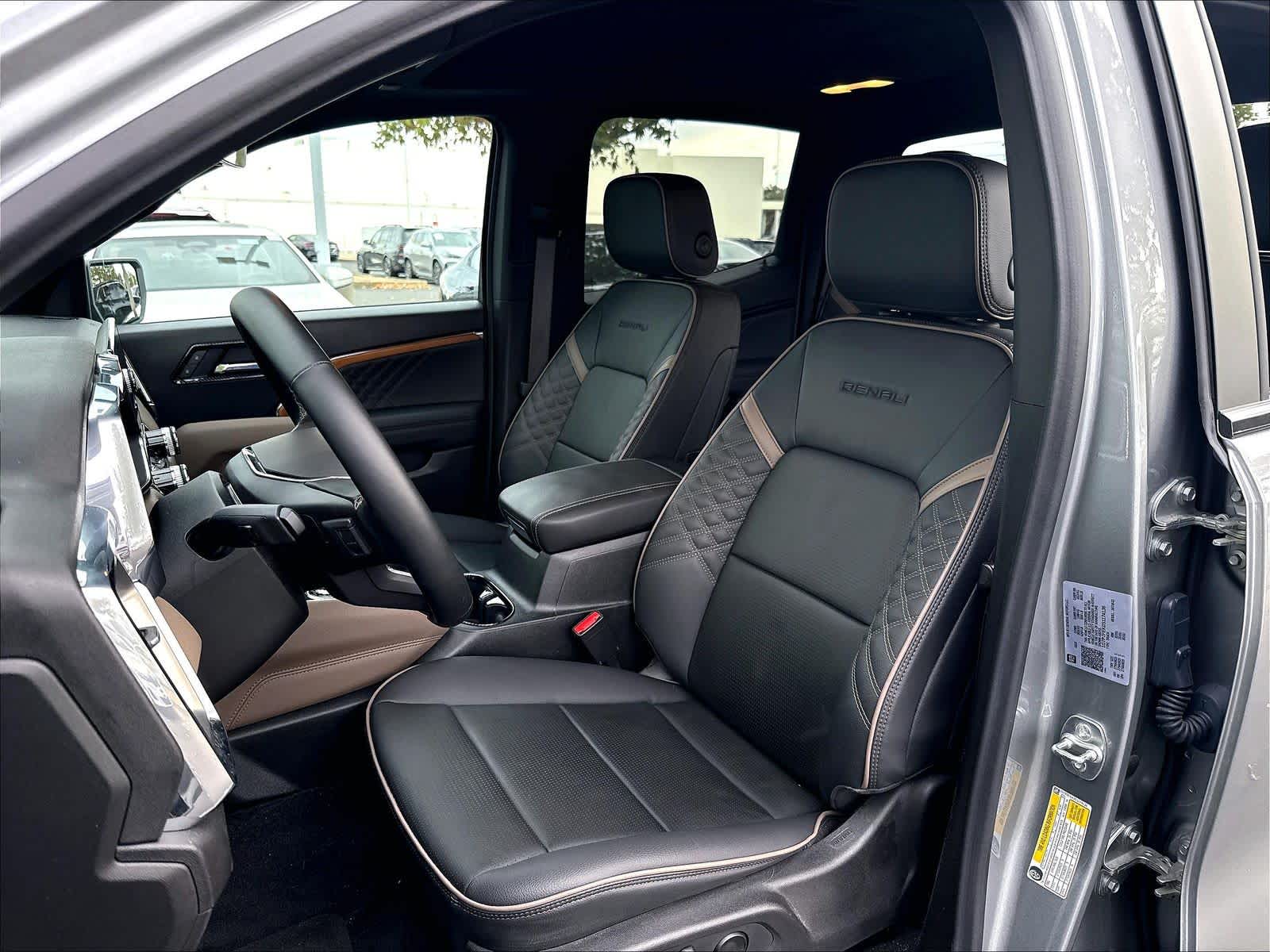 Used 2025 GMC Canyon Truck