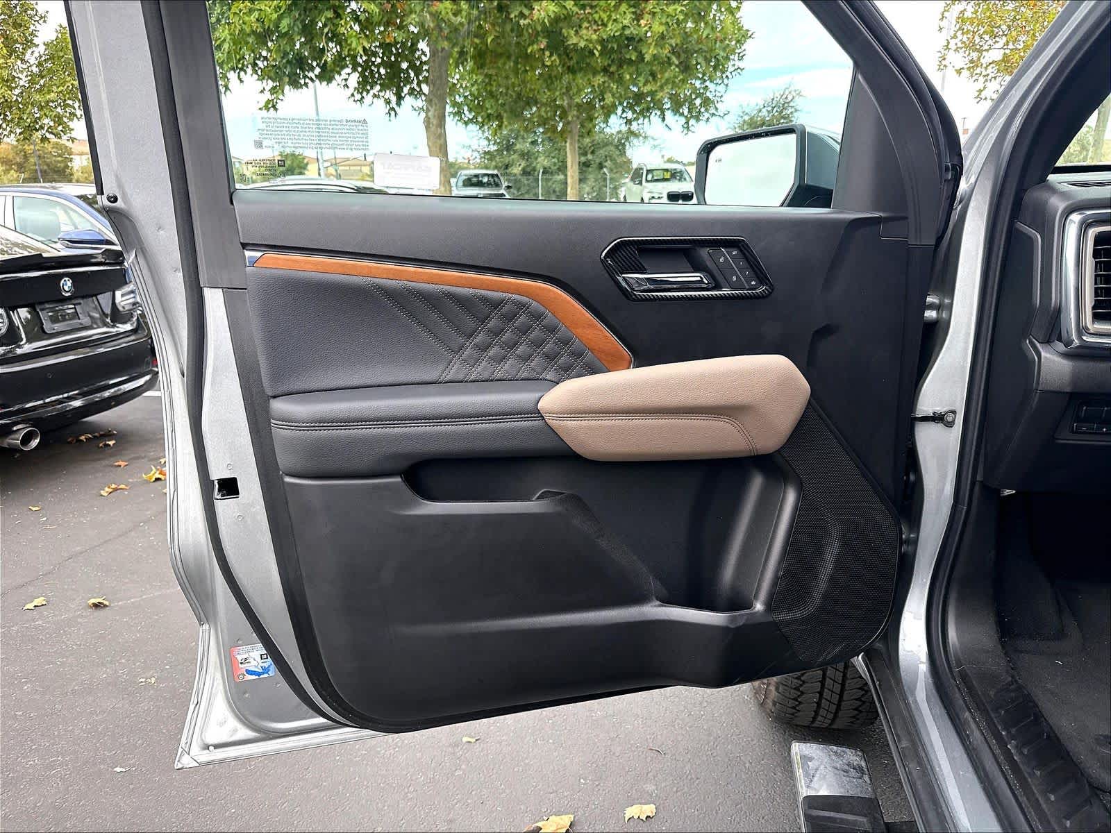 Used 2025 GMC Canyon Truck