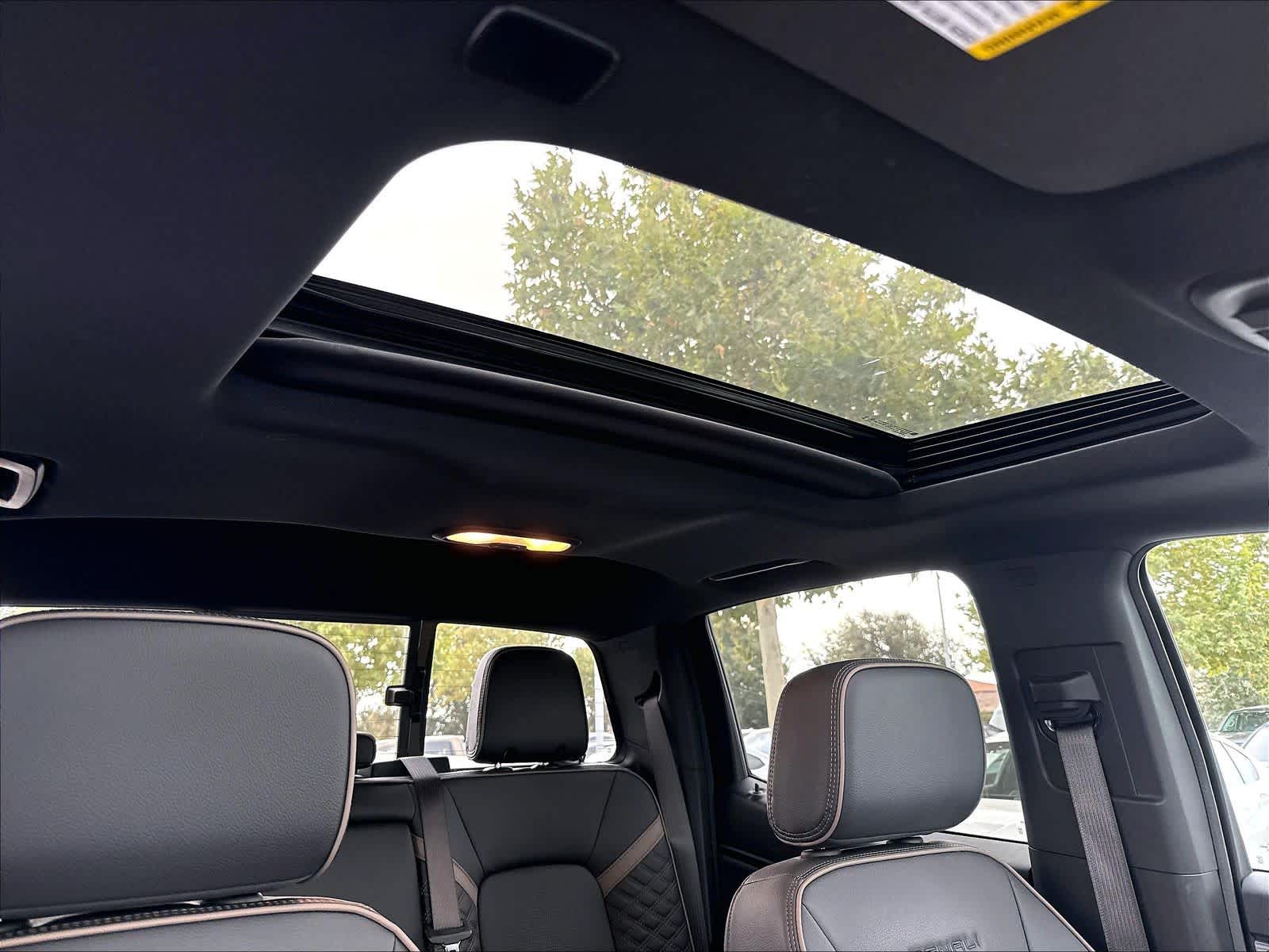 Used 2025 GMC Canyon Truck