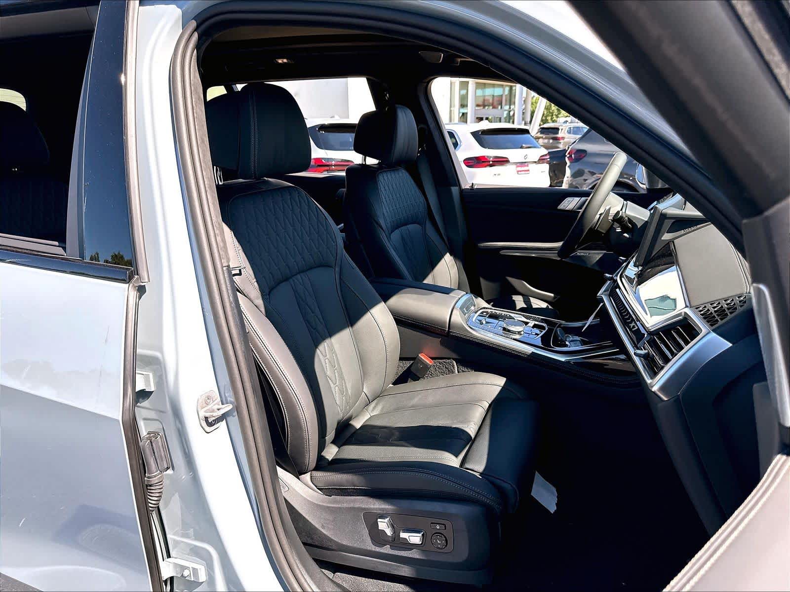 New 2027 BMW X7 xDrive40i SUV