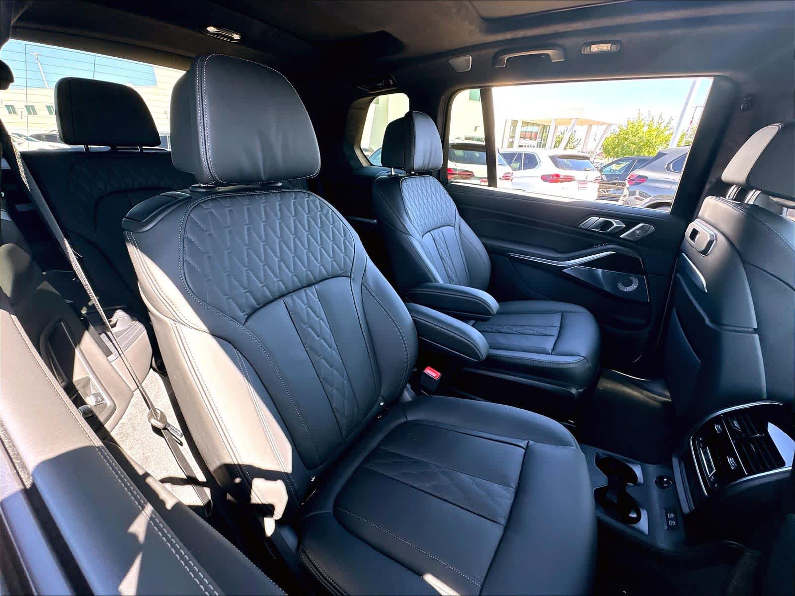New 2027 BMW X7 xDrive40i SUV