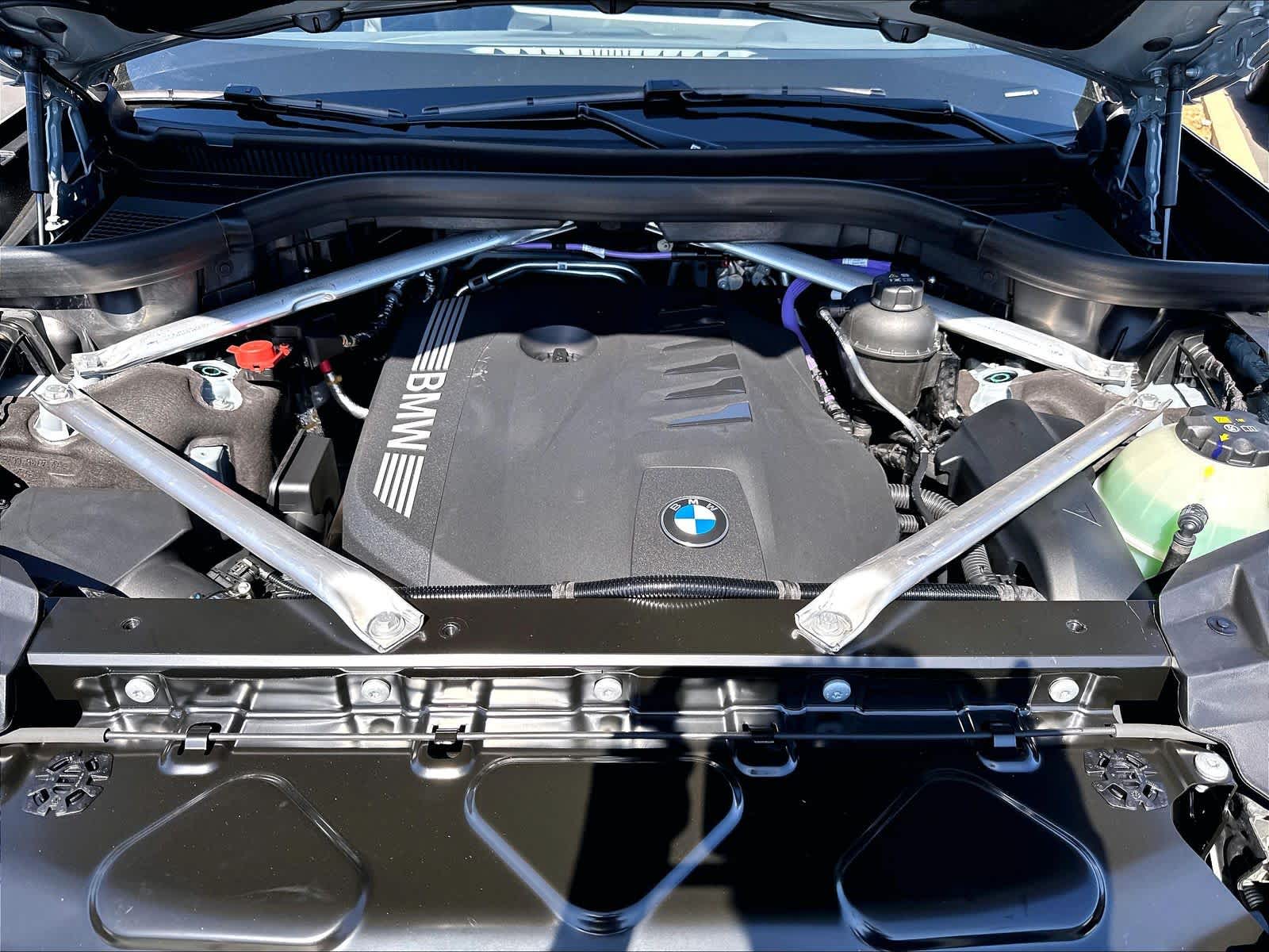 New 2027 BMW X7 xDrive40i SUV