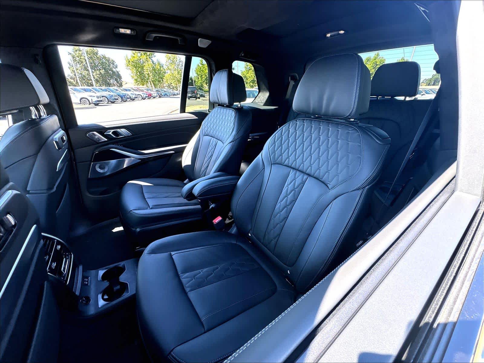 New 2027 BMW X7 xDrive40i SUV