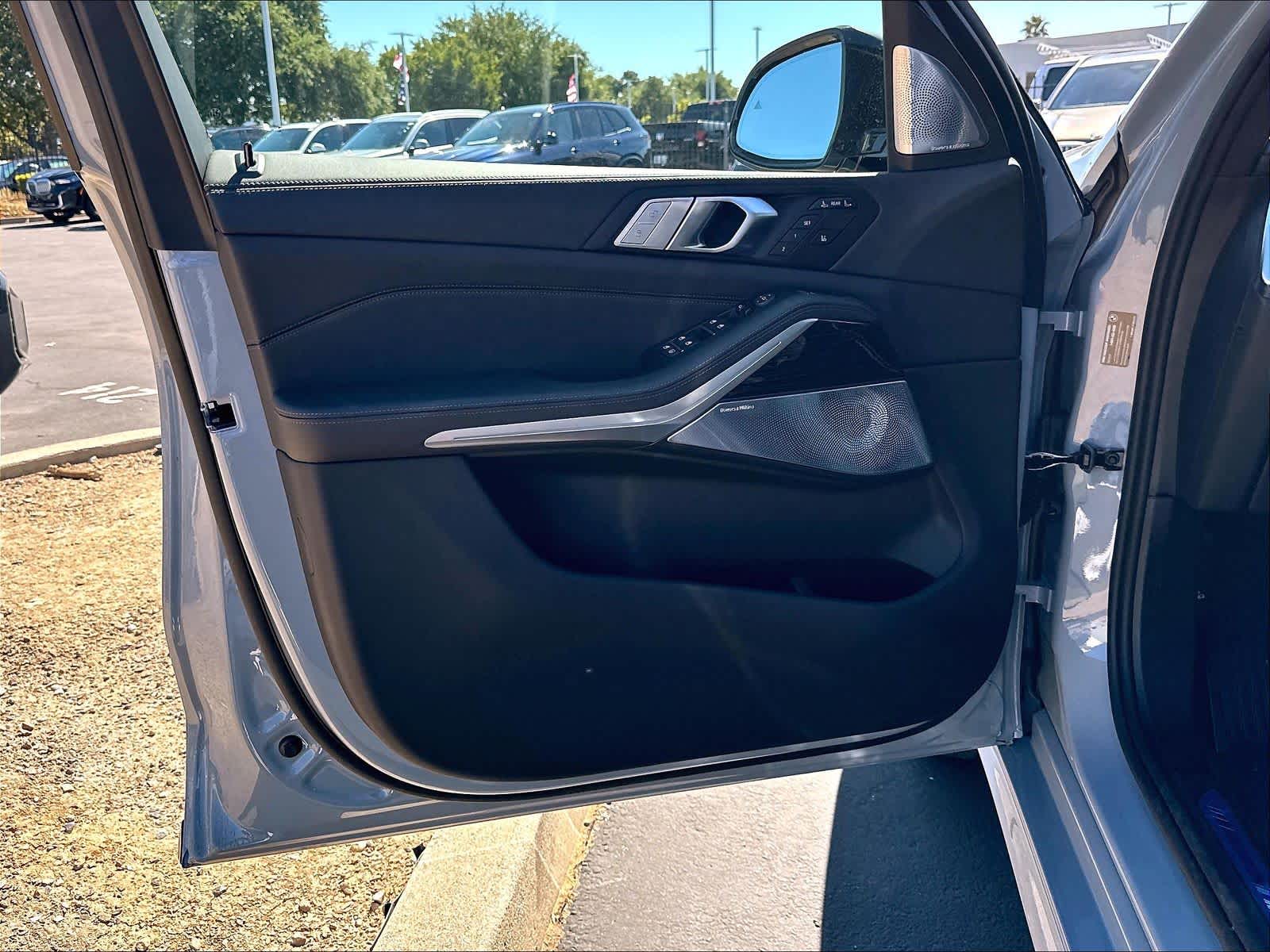 New 2027 BMW X7 xDrive40i SUV