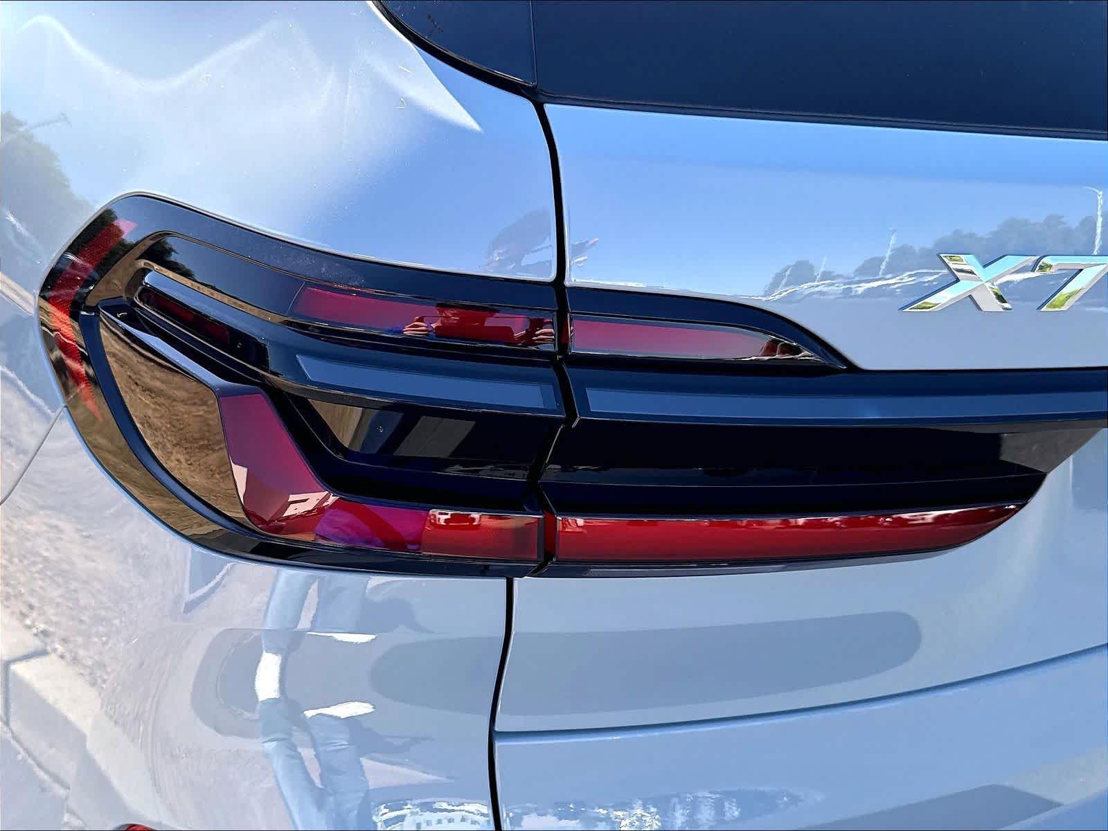 New 2027 BMW X7 xDrive40i SUV