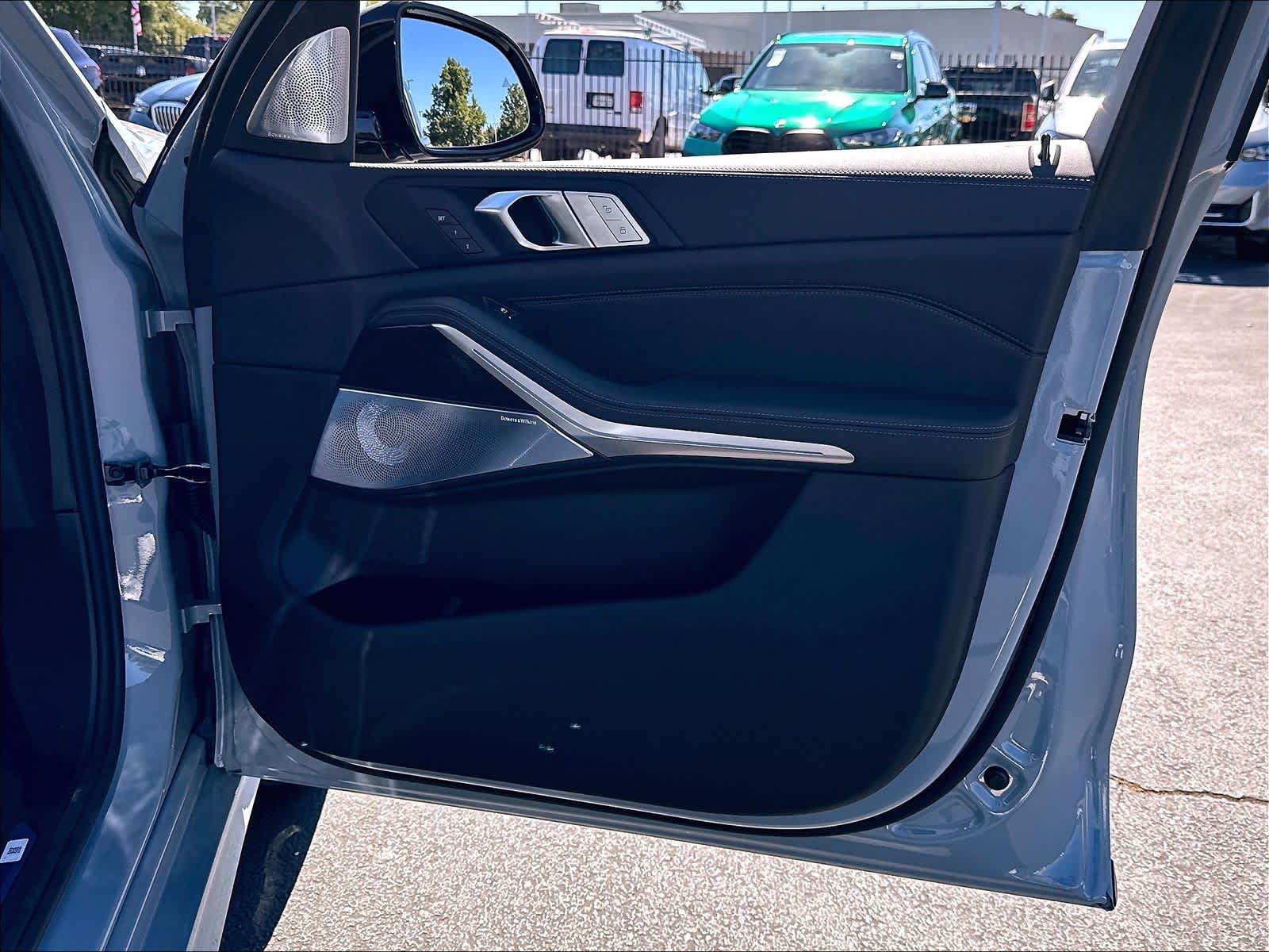 New 2027 BMW X7 xDrive40i SUV