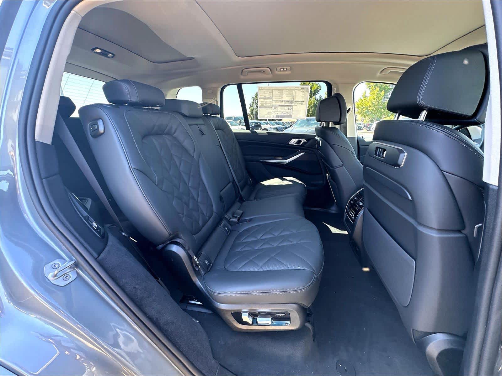 New 2027 BMW X7 xDrive40i SUV
