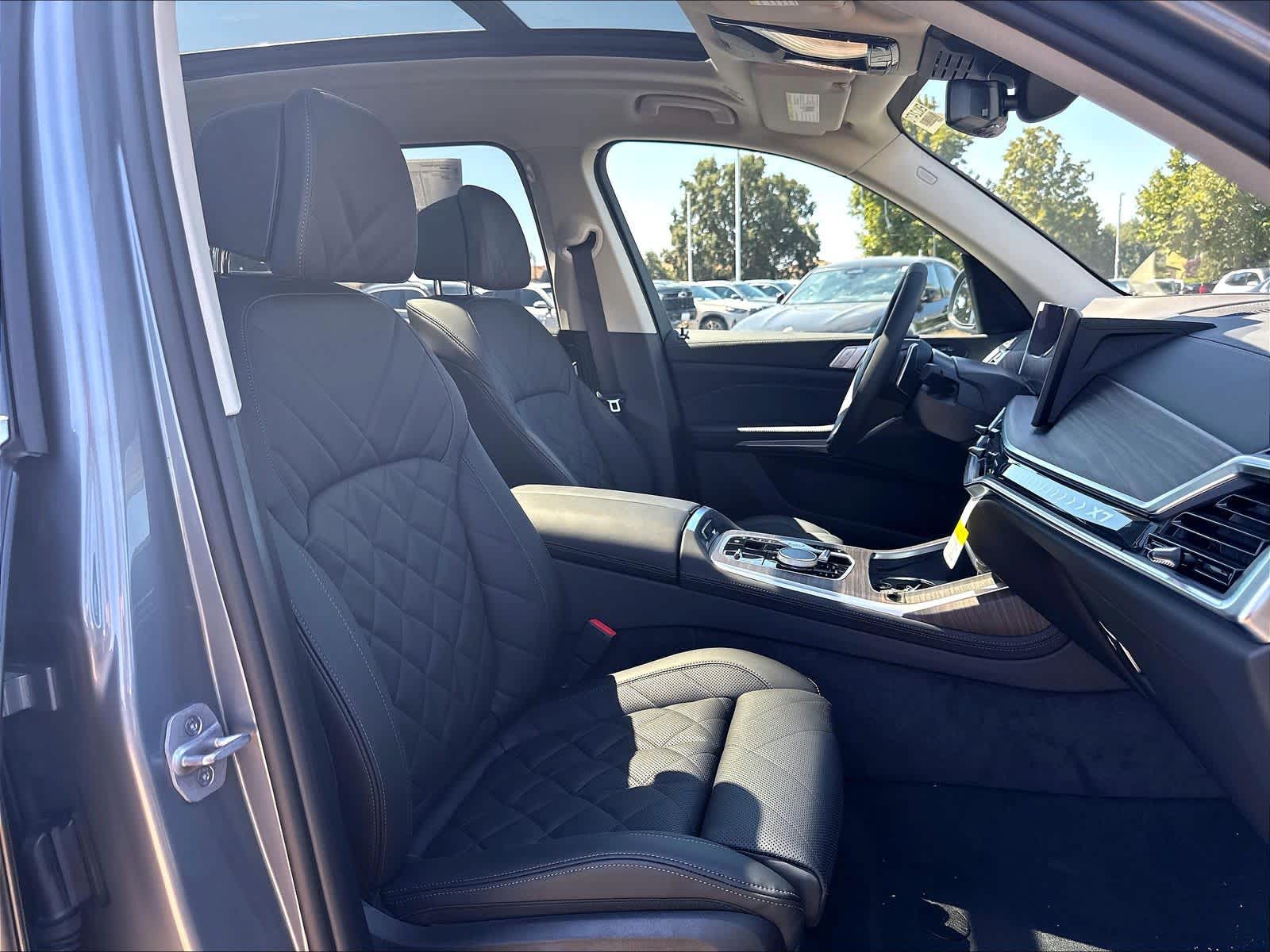 New 2027 BMW X7 xDrive40i SUV