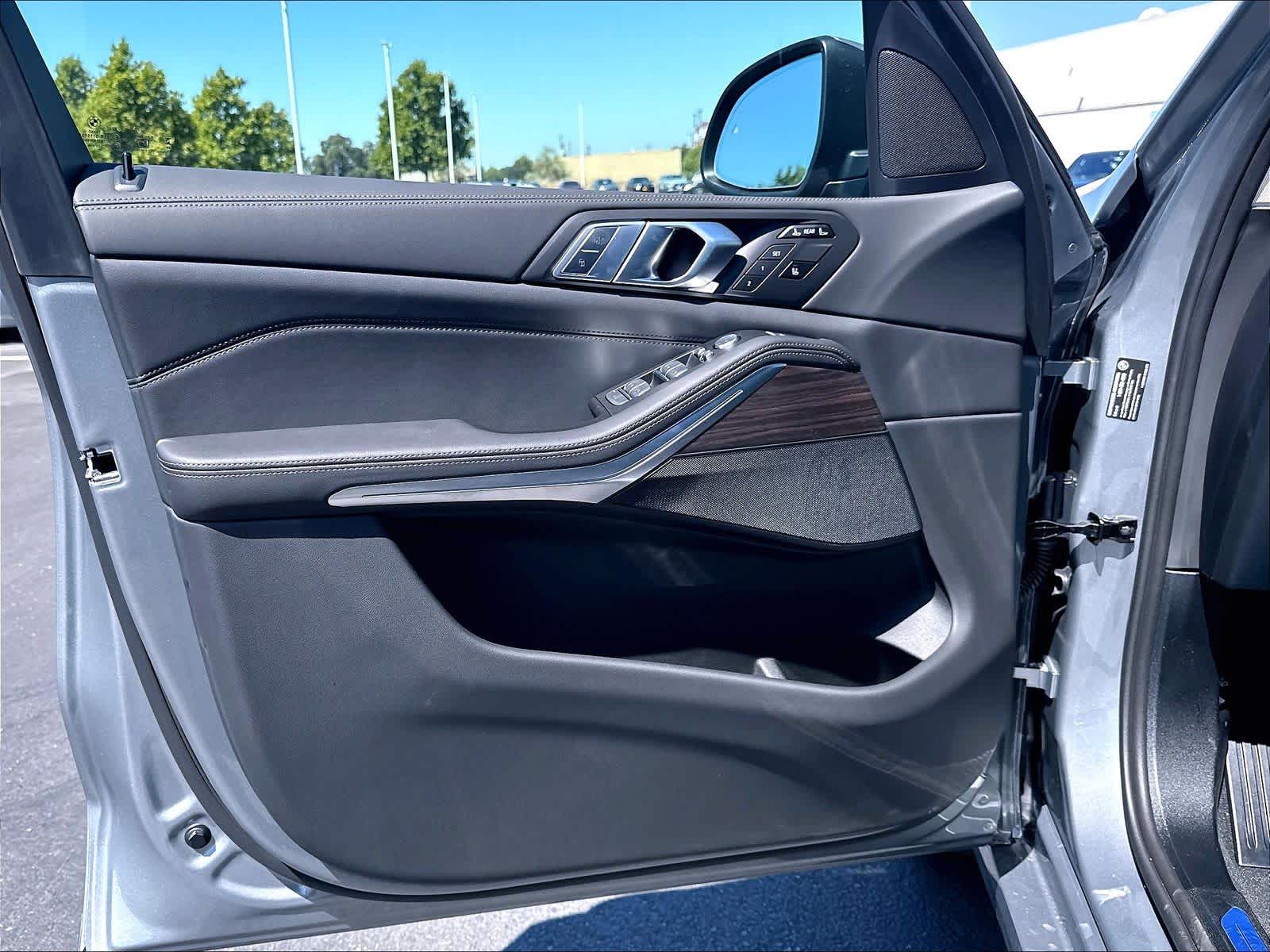 New 2027 BMW X7 xDrive40i SUV