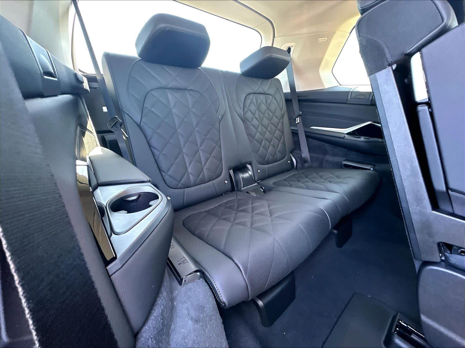 New 2027 BMW X7 xDrive40i SUV